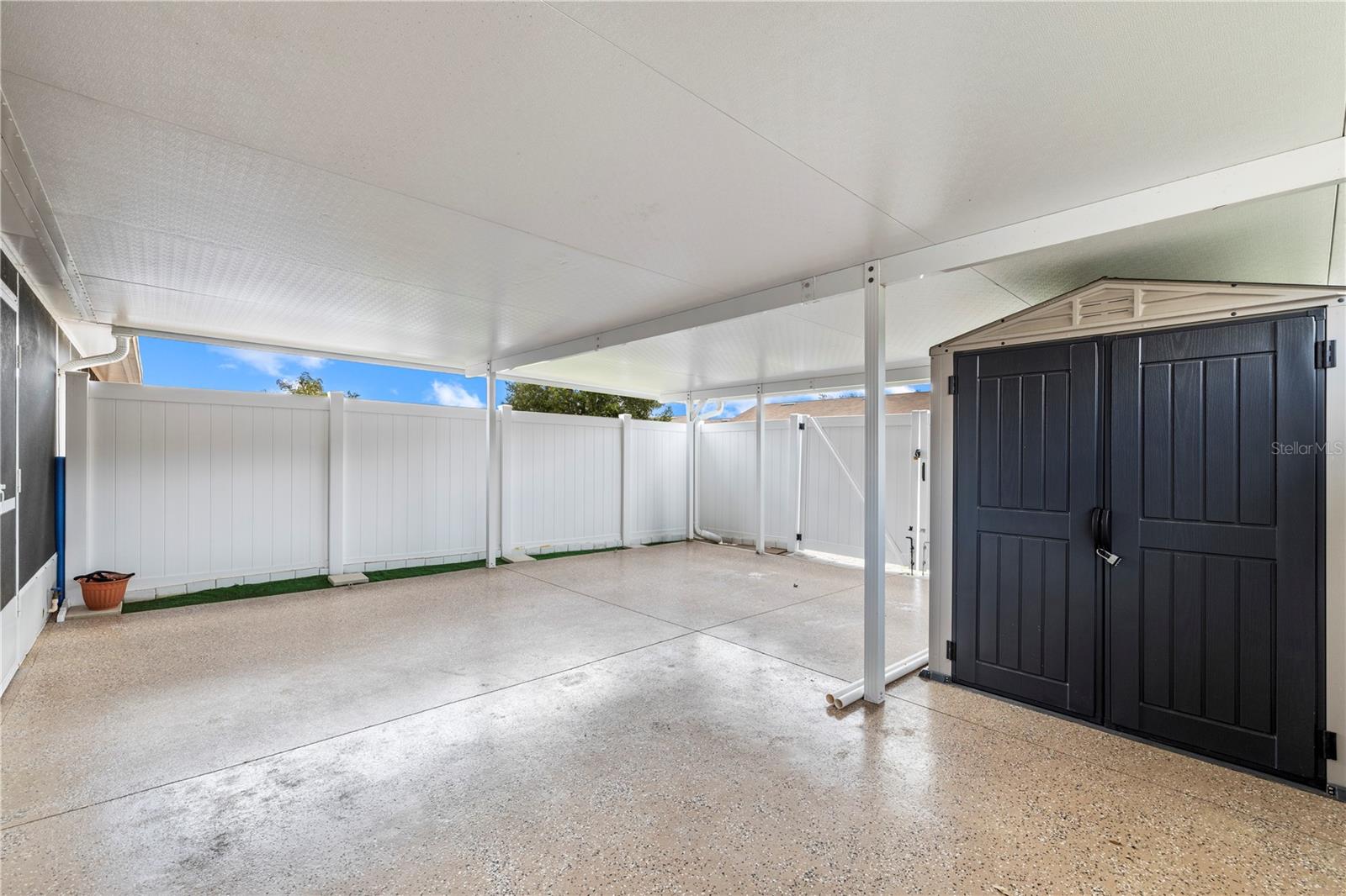 4209 CLUB CIR, LAKESHORE, FL, 33854