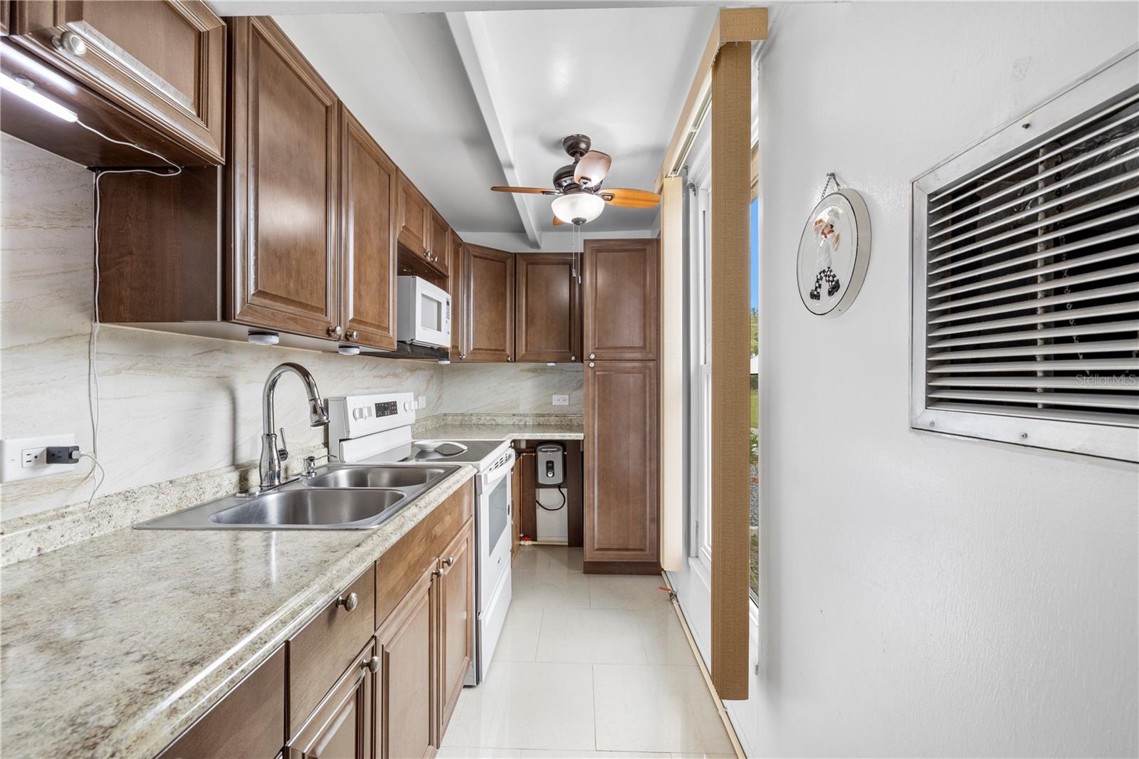 4209 CLUB CIR, LAKESHORE, FL, 33854