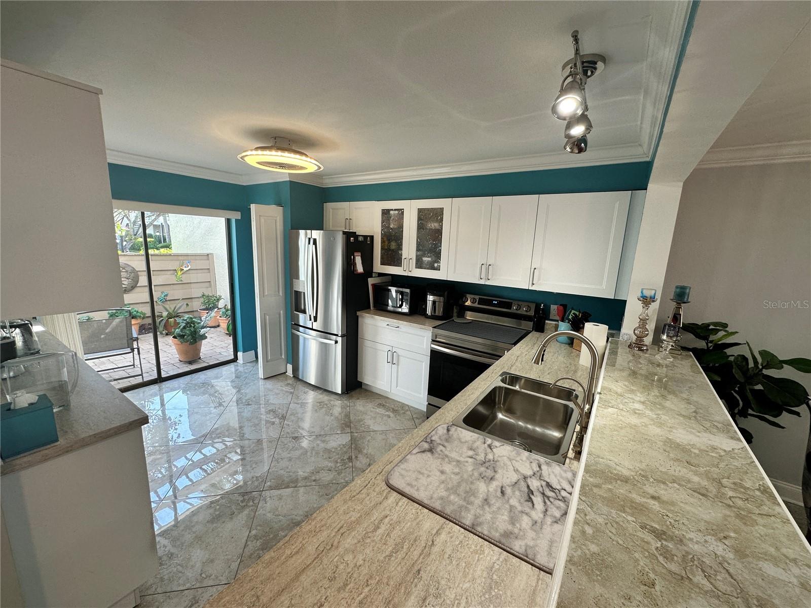 567 LAKESIDE DR #567, BRADENTON, FL, 34210