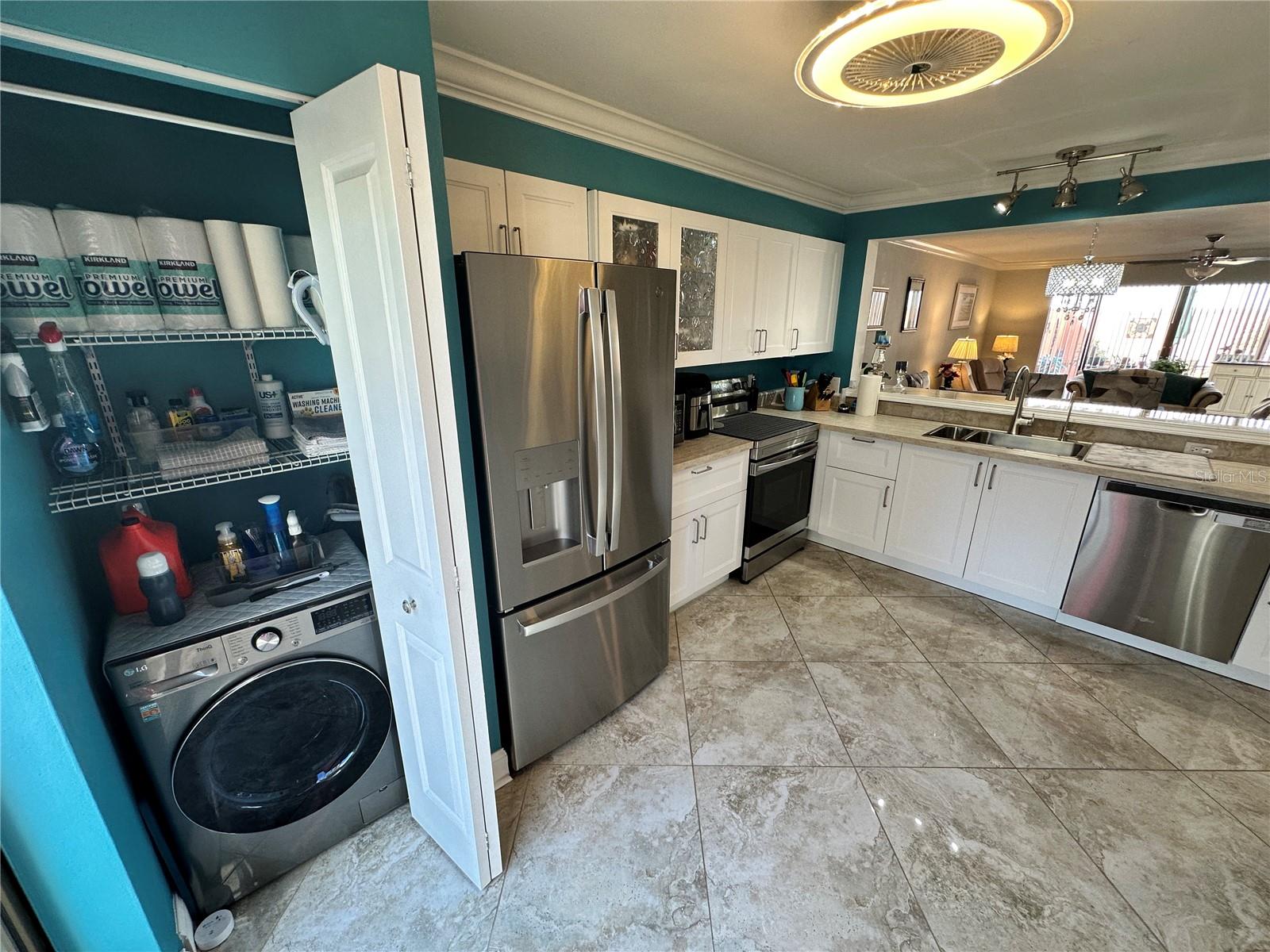 567 LAKESIDE DR #567, BRADENTON, FL, 34210