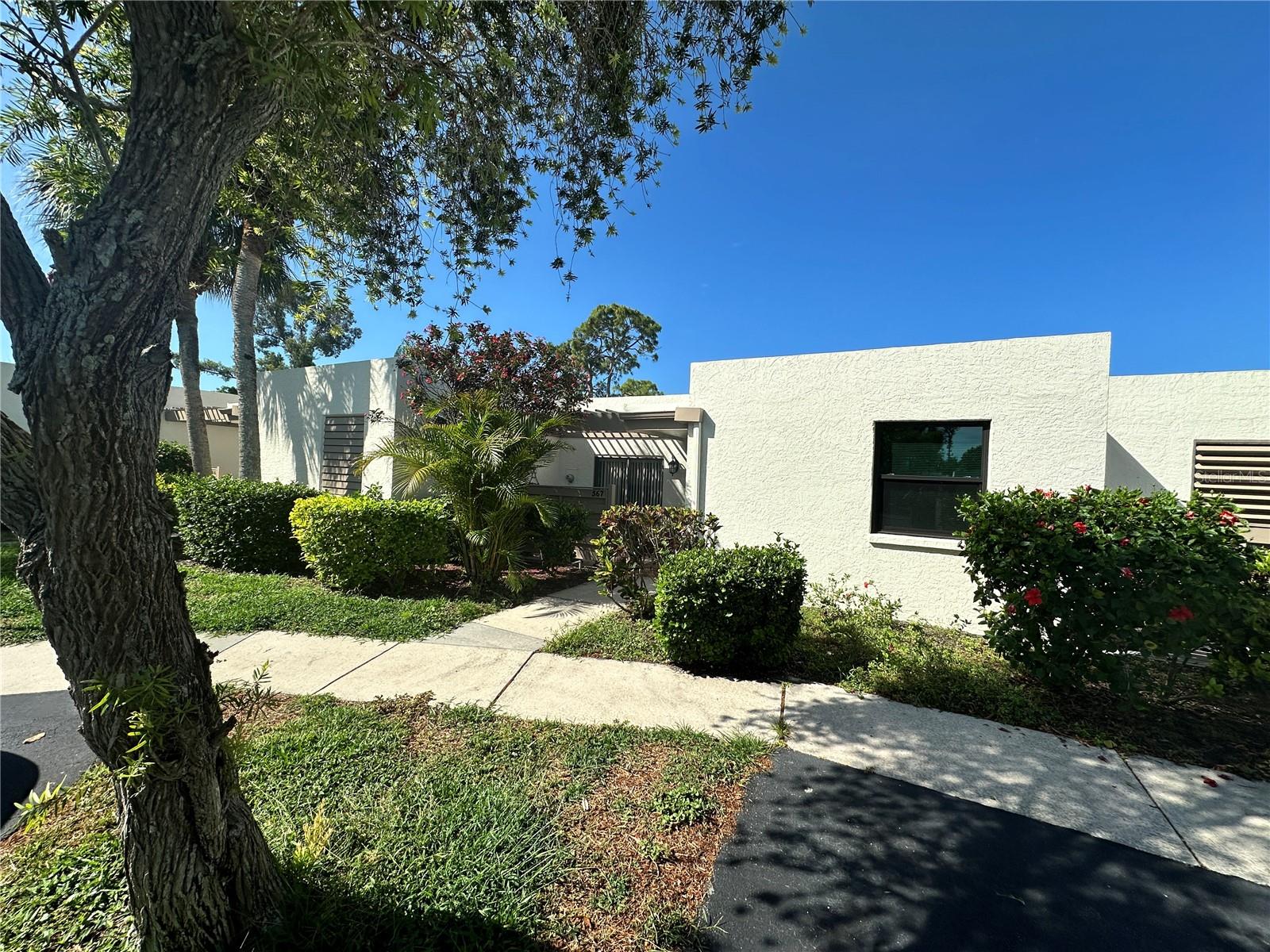 567 LAKESIDE DR #567, BRADENTON, FL, 34210