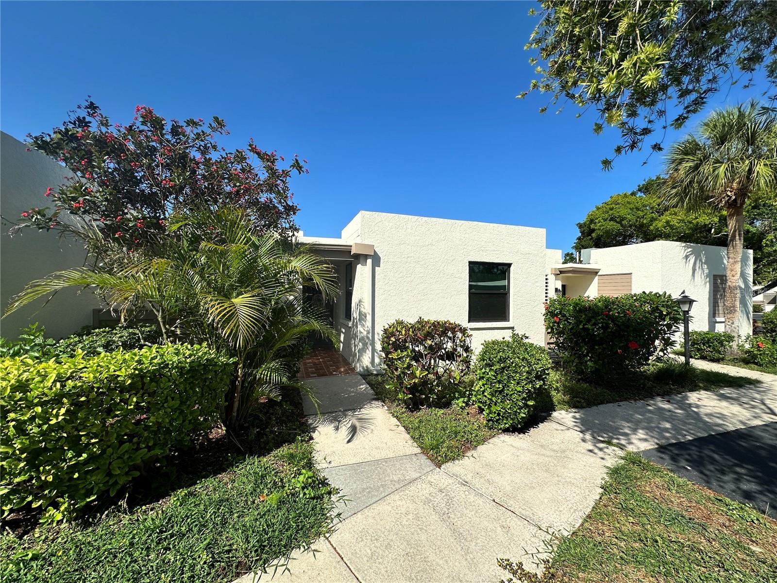567 LAKESIDE DR #567, BRADENTON, FL, 34210