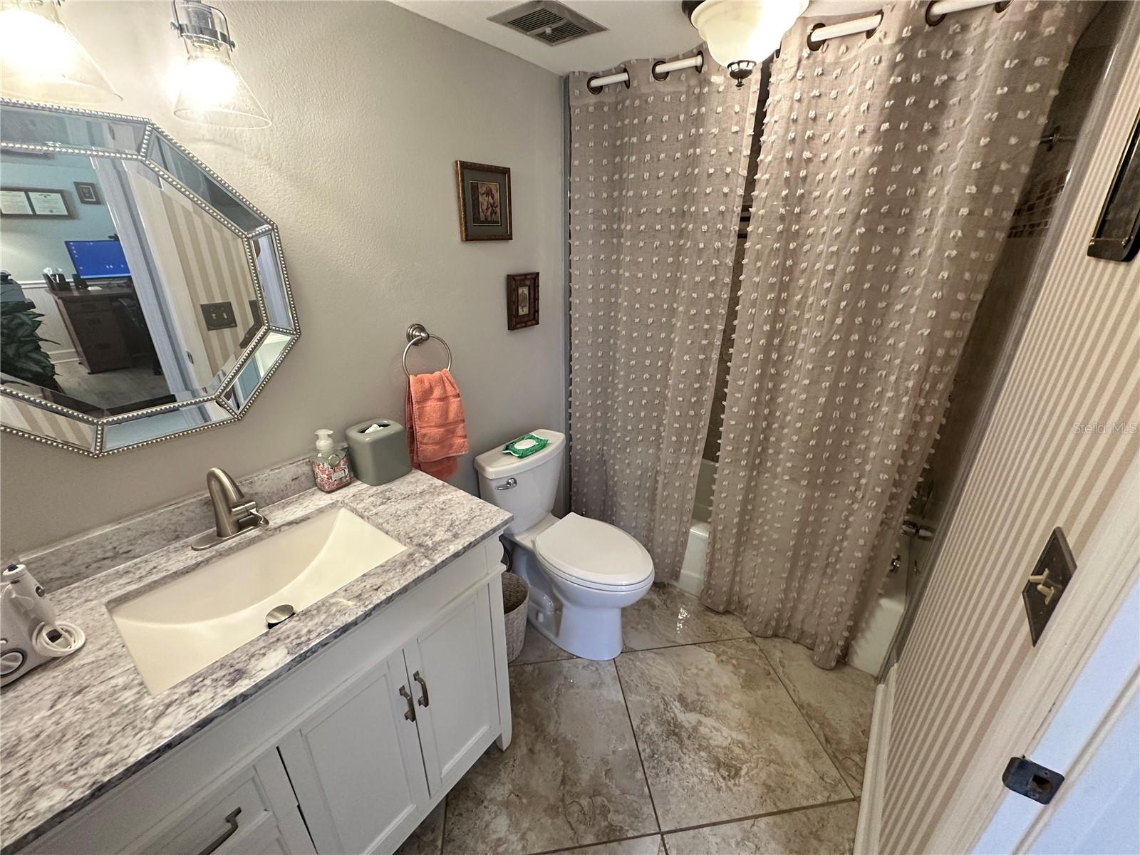 567 LAKESIDE DR #567, BRADENTON, FL, 34210