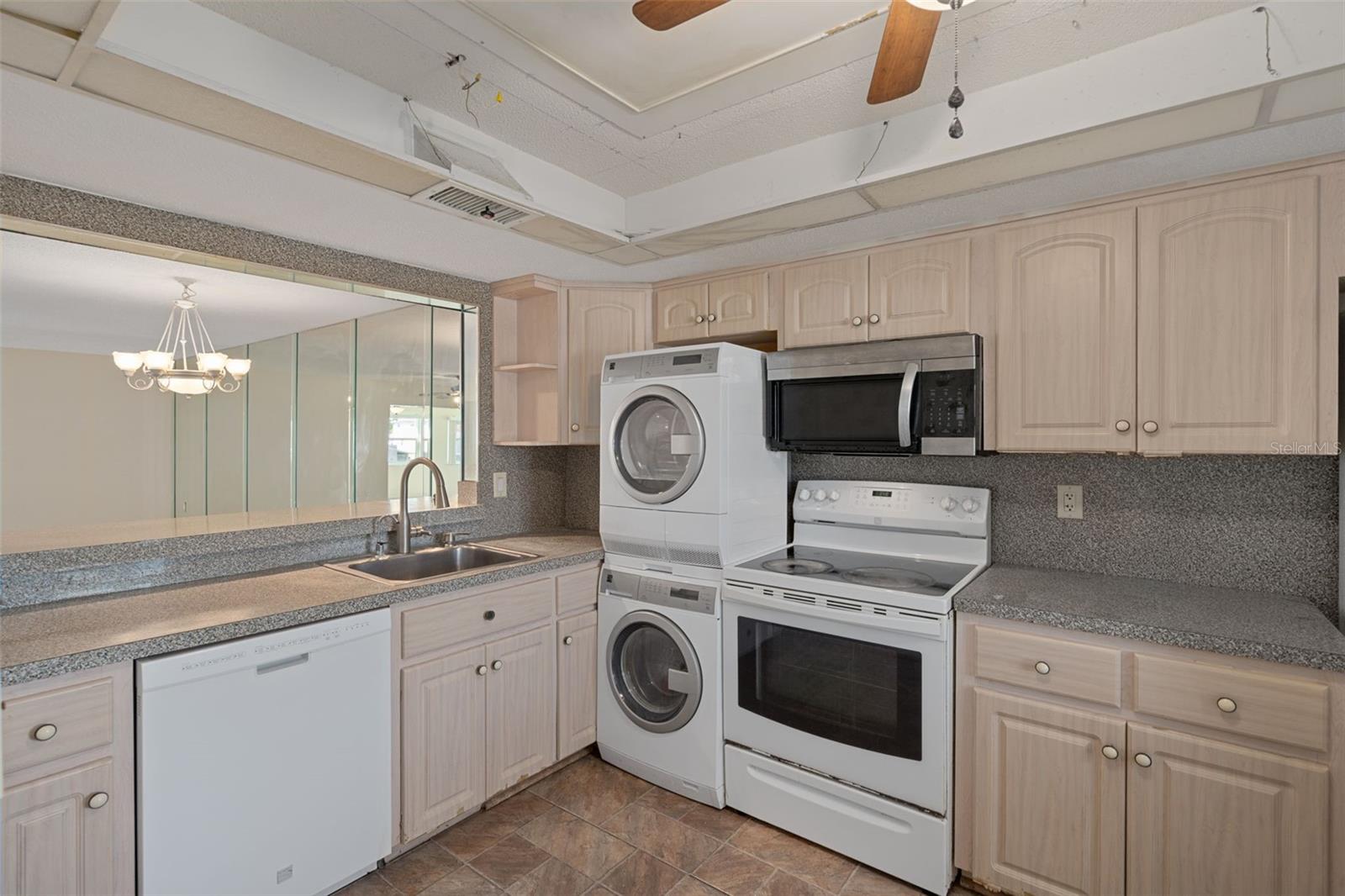 4660 MARINE PKWY #206, NEW PORT RICHEY, FL, 34652