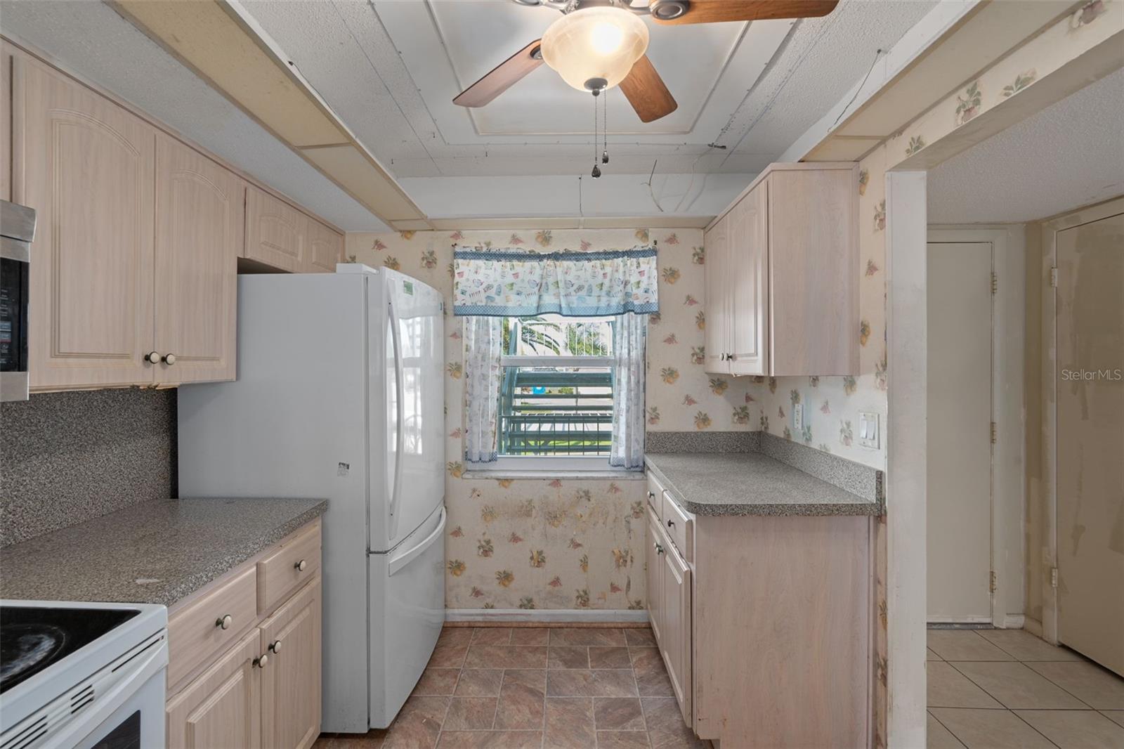 4660 MARINE PKWY #206, NEW PORT RICHEY, FL, 34652