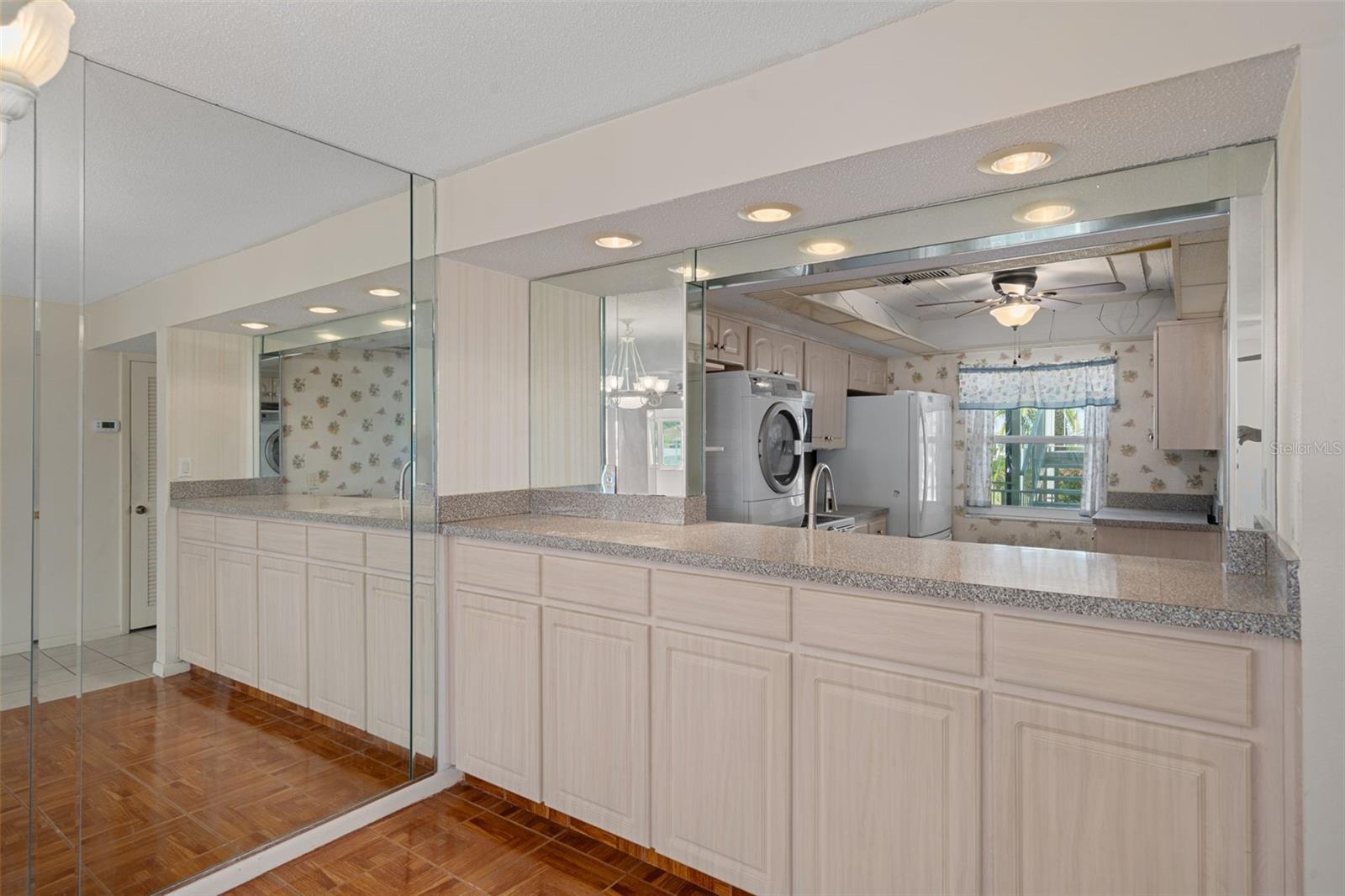 4660 MARINE PKWY #206, NEW PORT RICHEY, FL, 34652