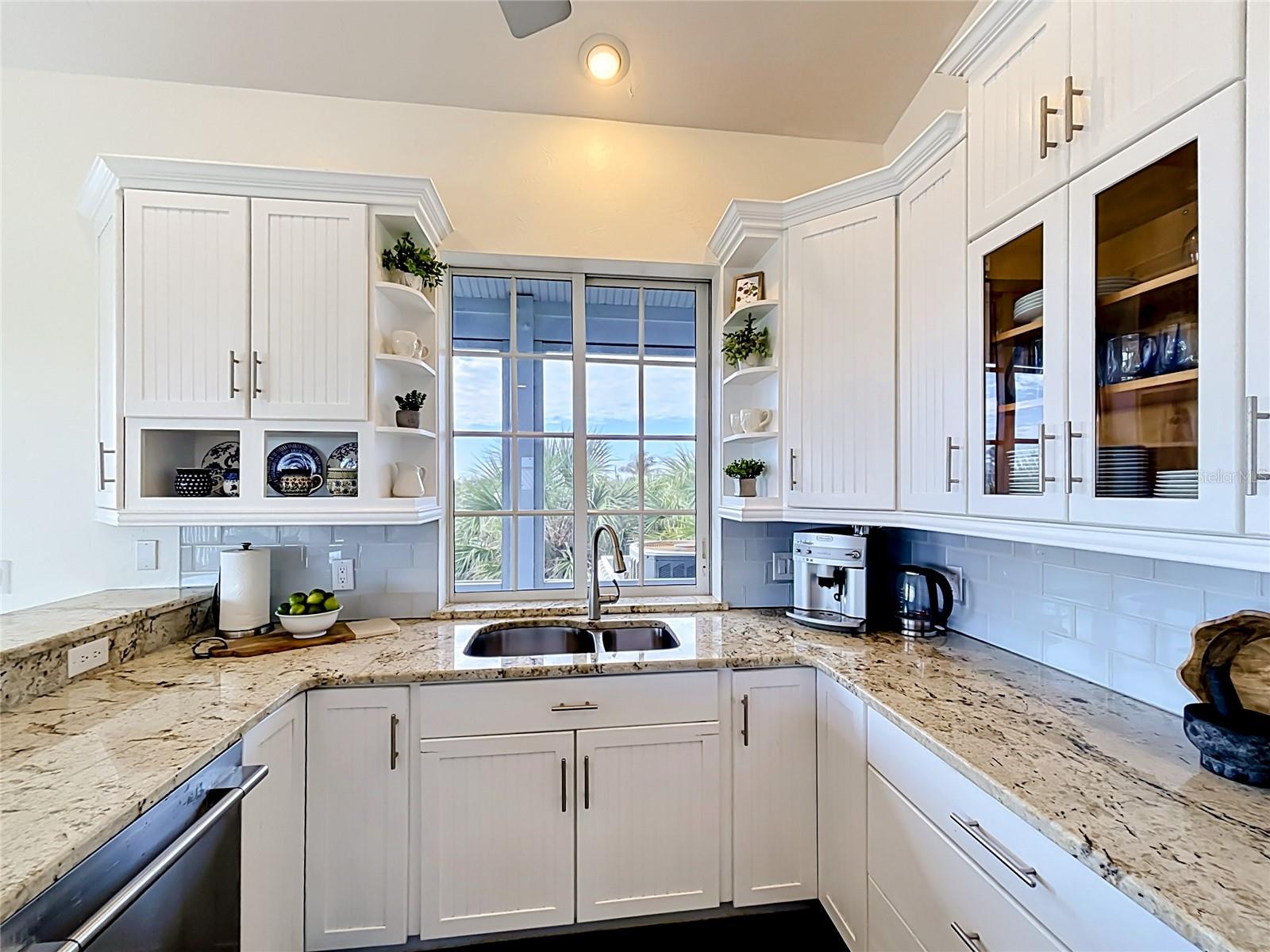 39 BAYSHORE CIR, PLACIDA, FL, 33946