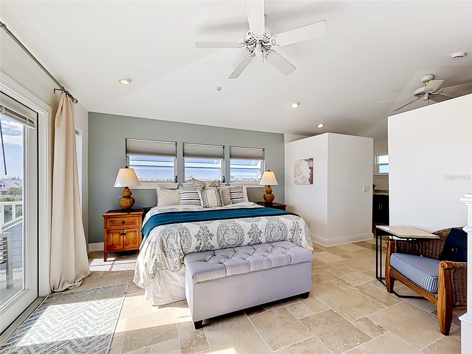 39 BAYSHORE CIR, PLACIDA, FL, 33946