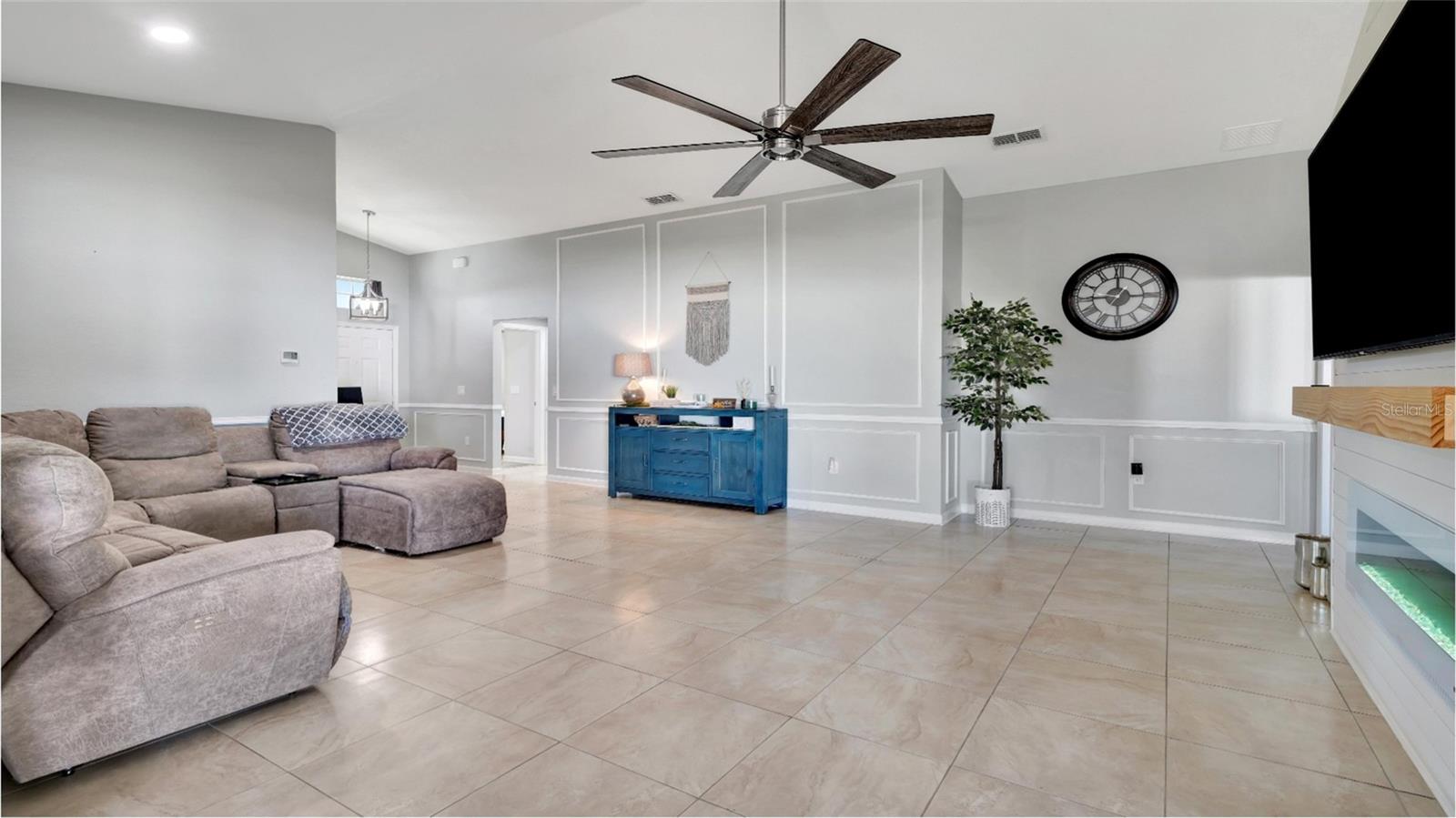 23905 NARROWLEAF CT, LEESBURG, FL, 34748