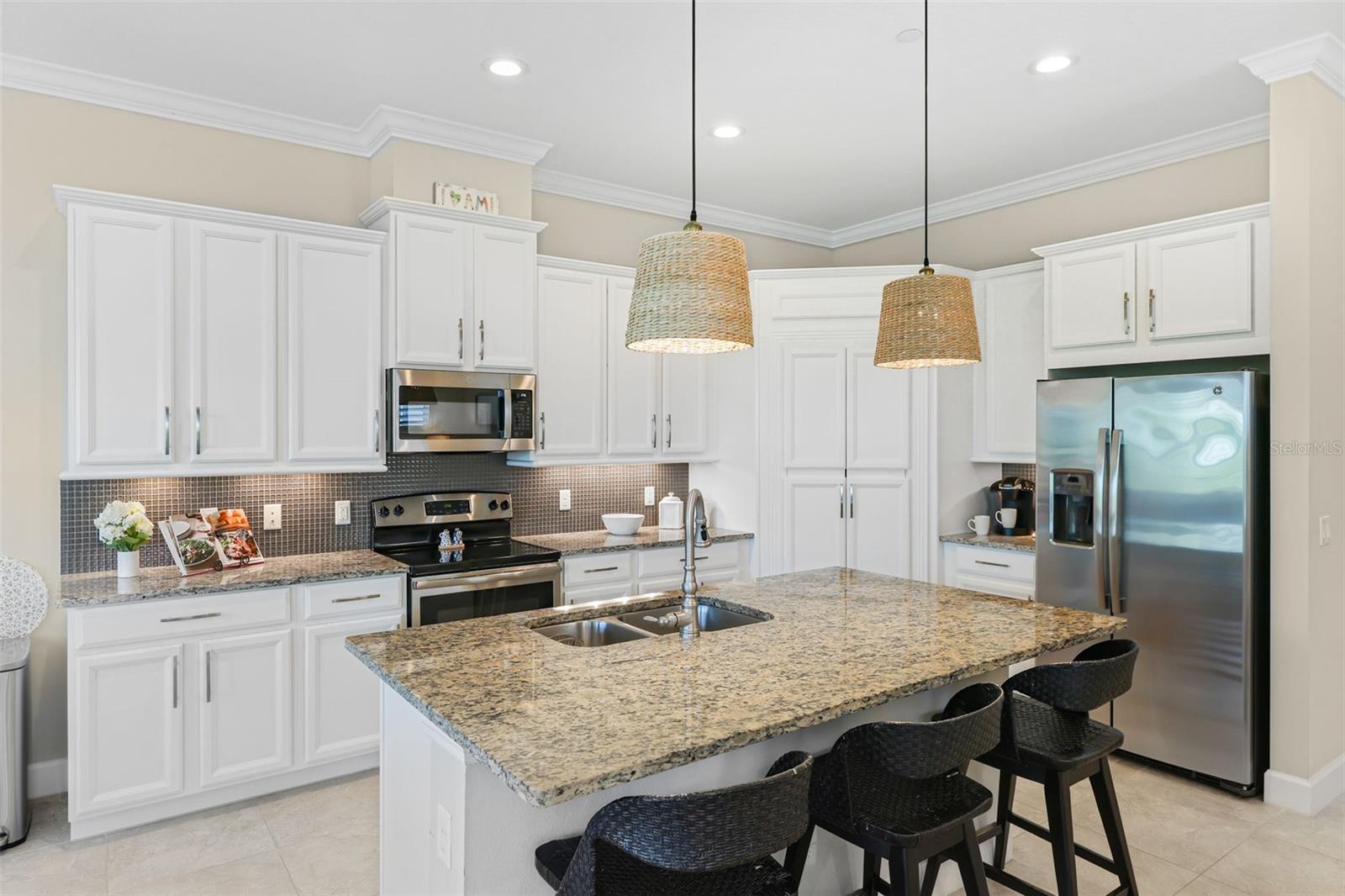 347 COMPASS POINT DR #201, BRADENTON, FL, 34209