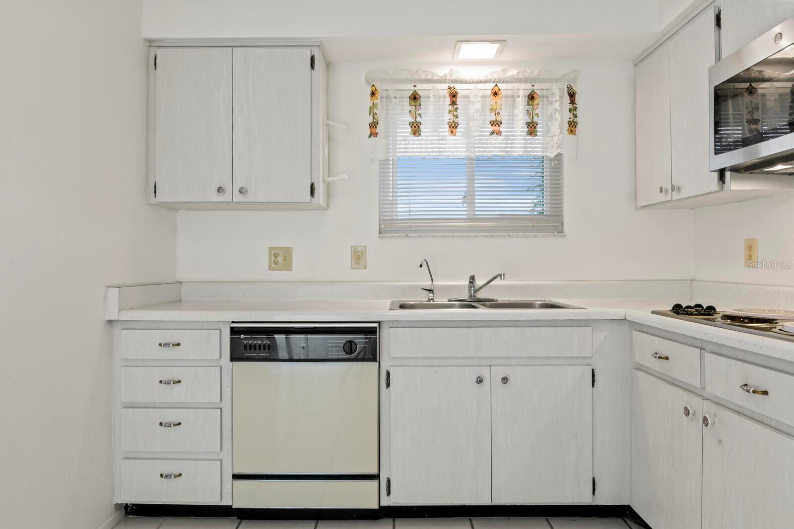 606 LA JOLLA AVE, SUN CITY CENTER, FL, 33573