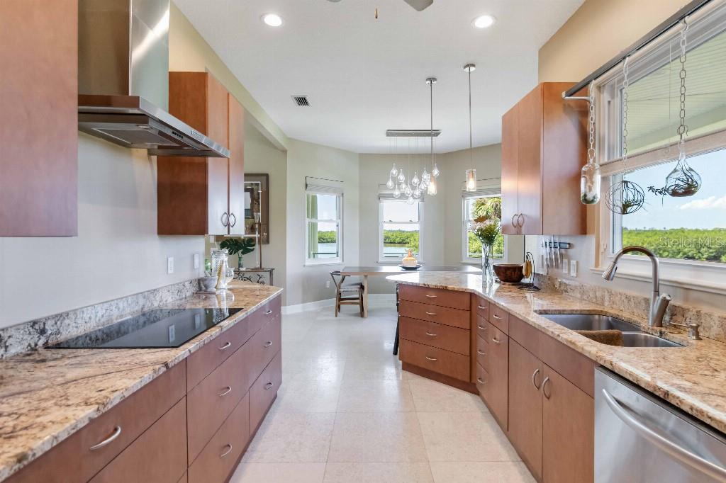 6511 BAYSHORE RD, PALMETTO, FL, 34221