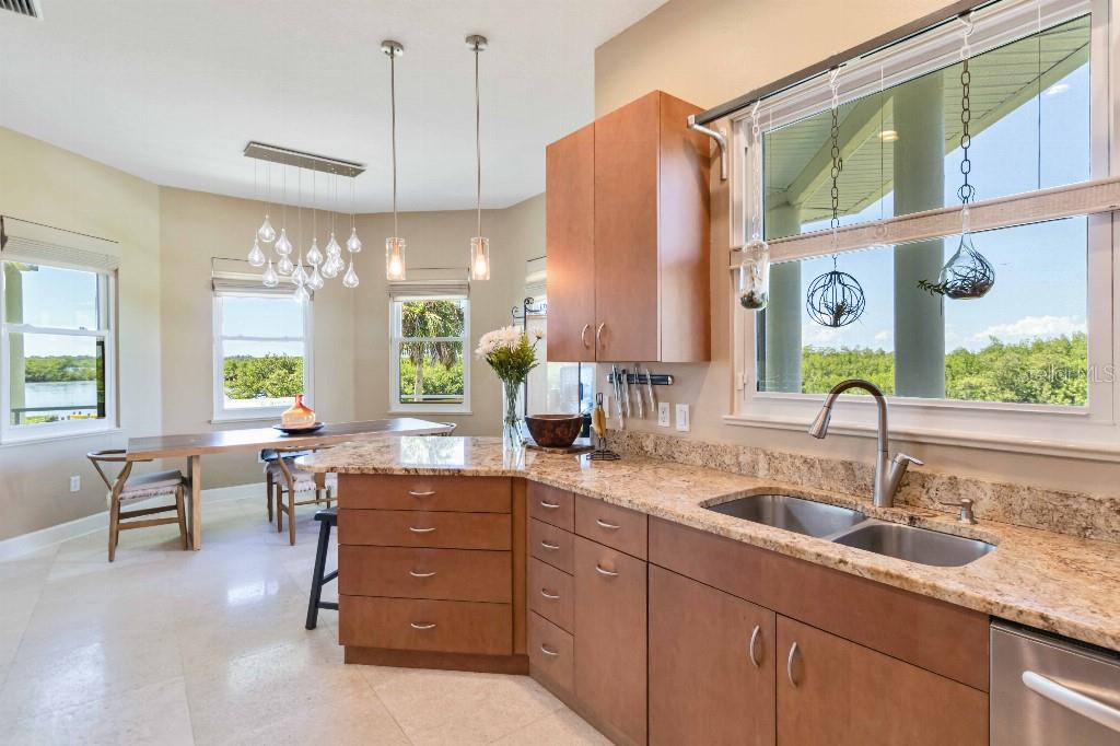 6511 BAYSHORE RD, PALMETTO, FL, 34221