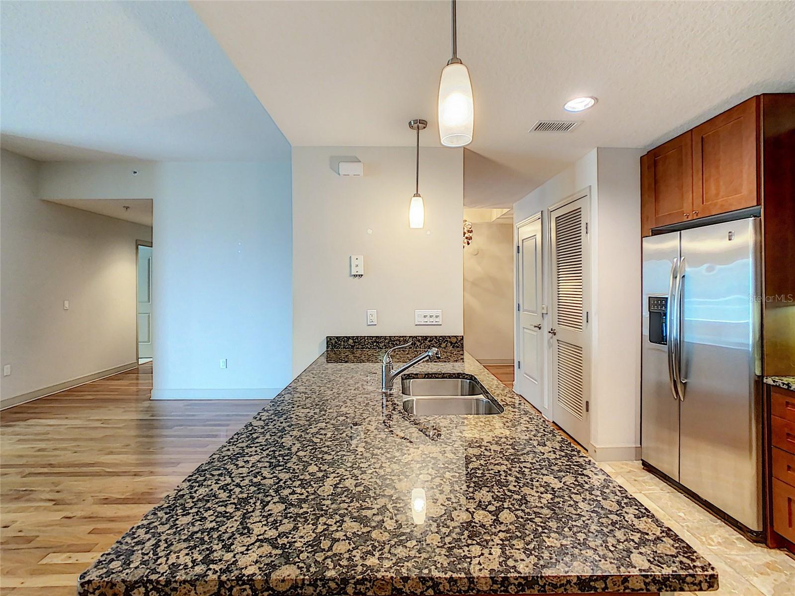 100 S EOLA DR #607, ORLANDO, FL, 32801