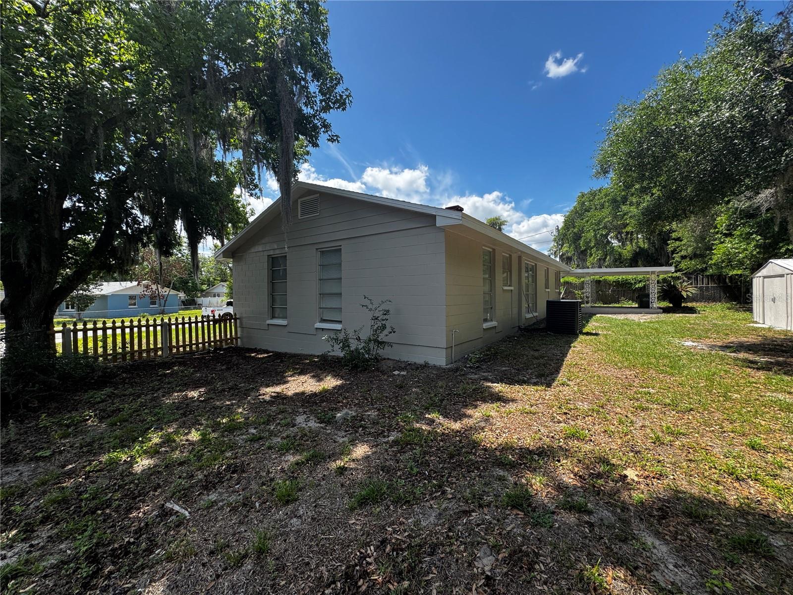 1610 CREST AVE, LEESBURG, FL, 34748