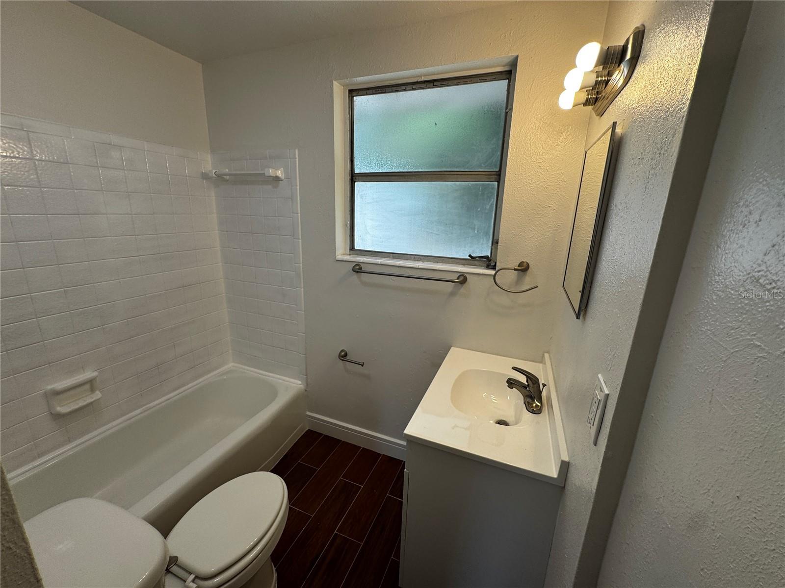 1610 CREST AVE, LEESBURG, FL, 34748