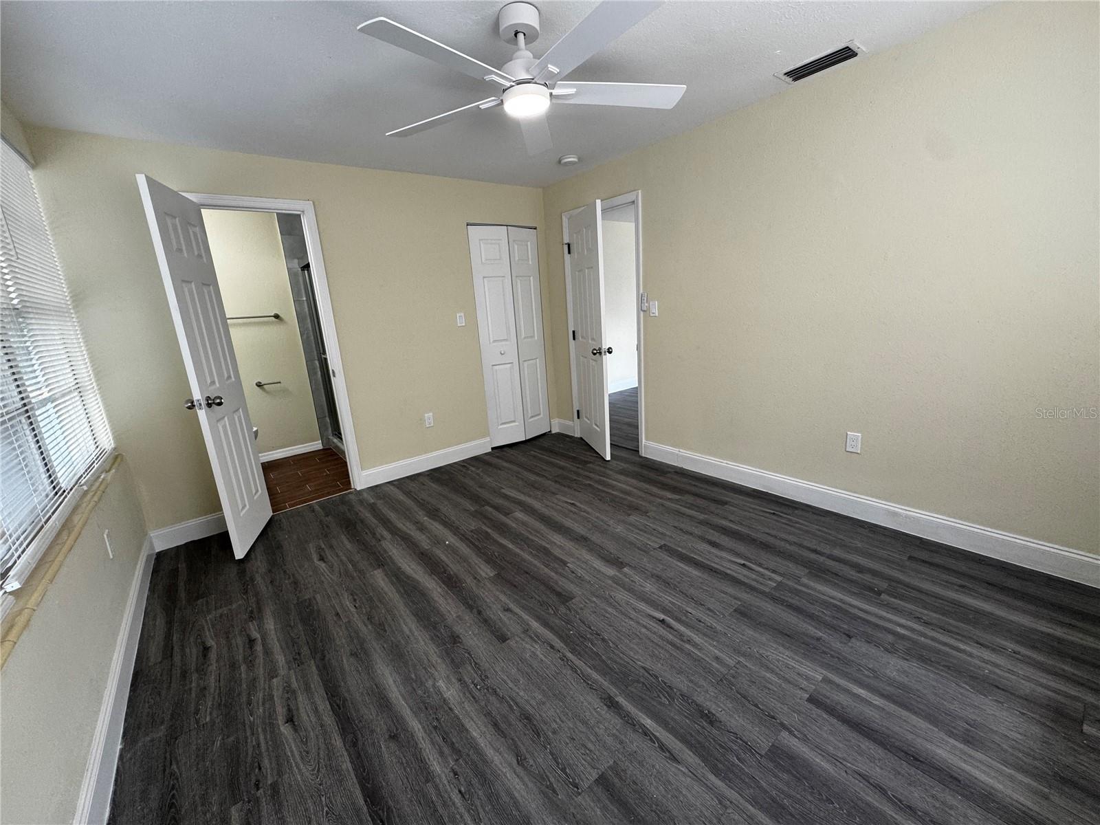 1610 CREST AVE, LEESBURG, FL, 34748