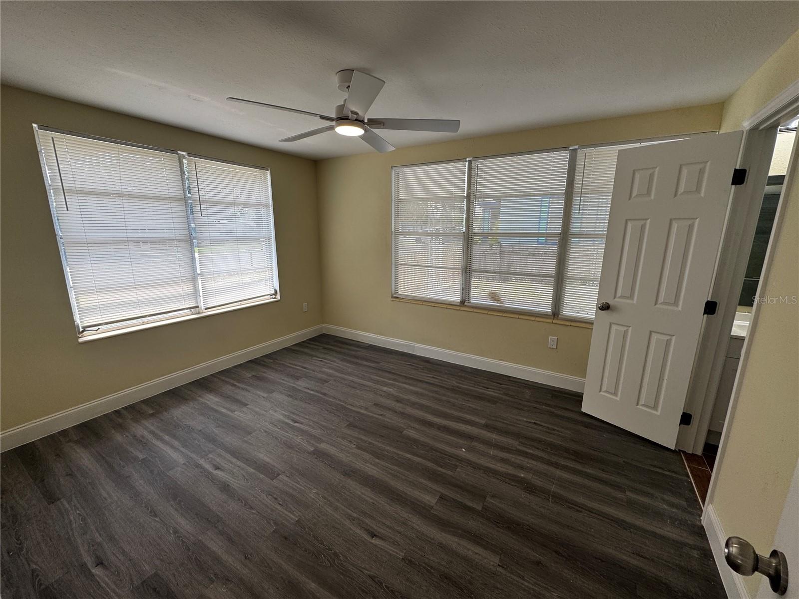 1610 CREST AVE, LEESBURG, FL, 34748