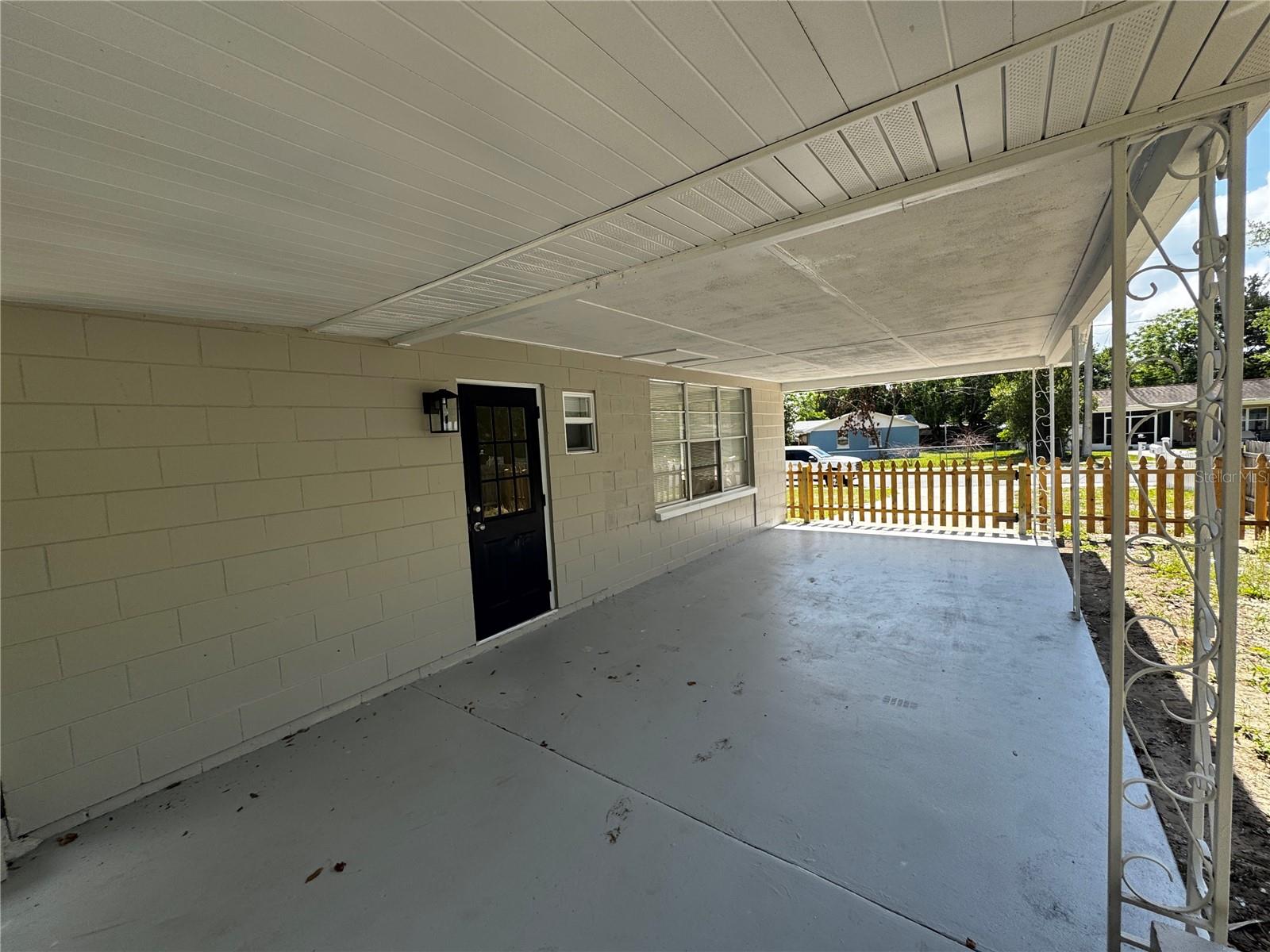 1610 CREST AVE, LEESBURG, FL, 34748