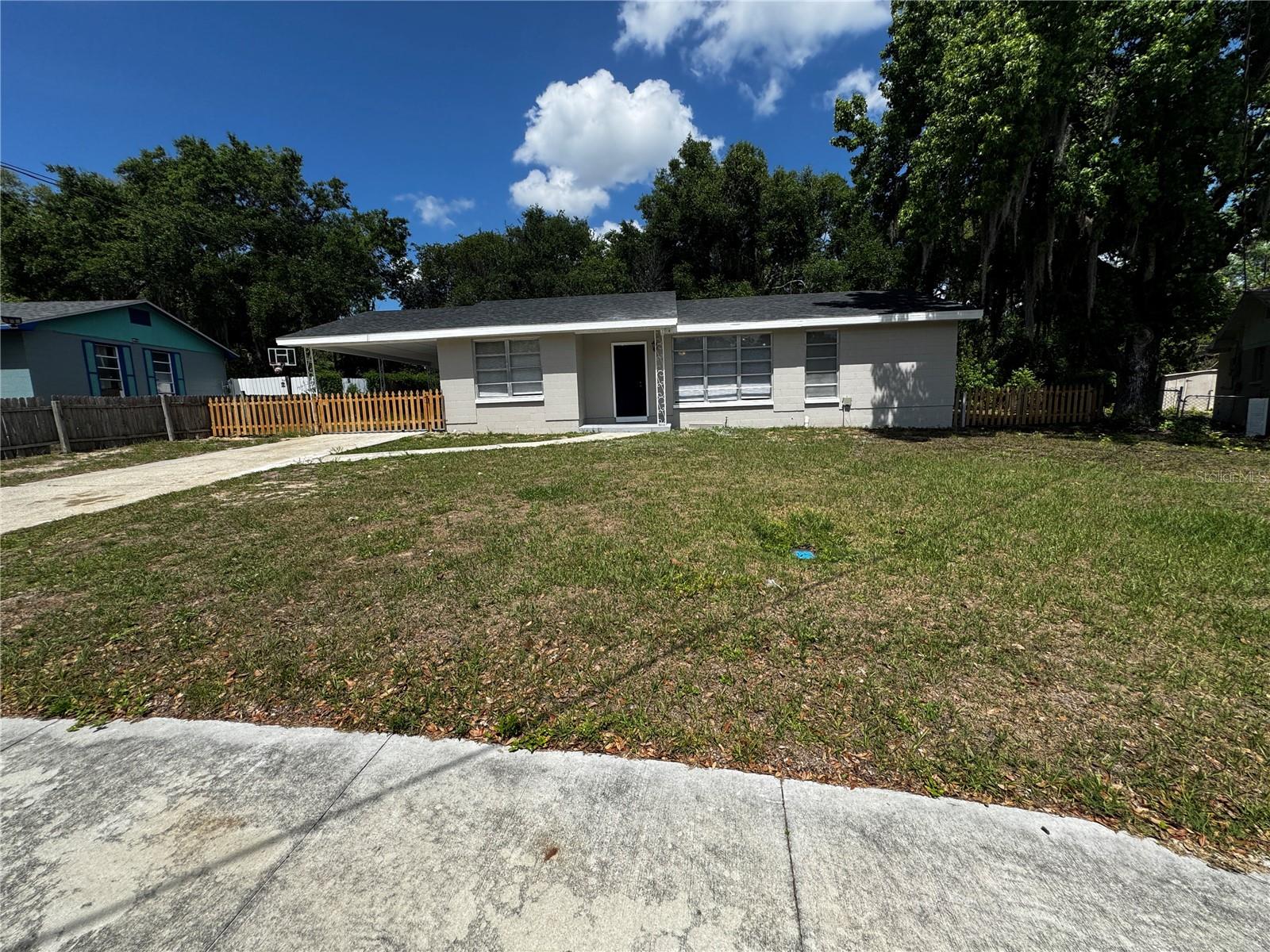 1610 CREST AVE, LEESBURG, FL, 34748