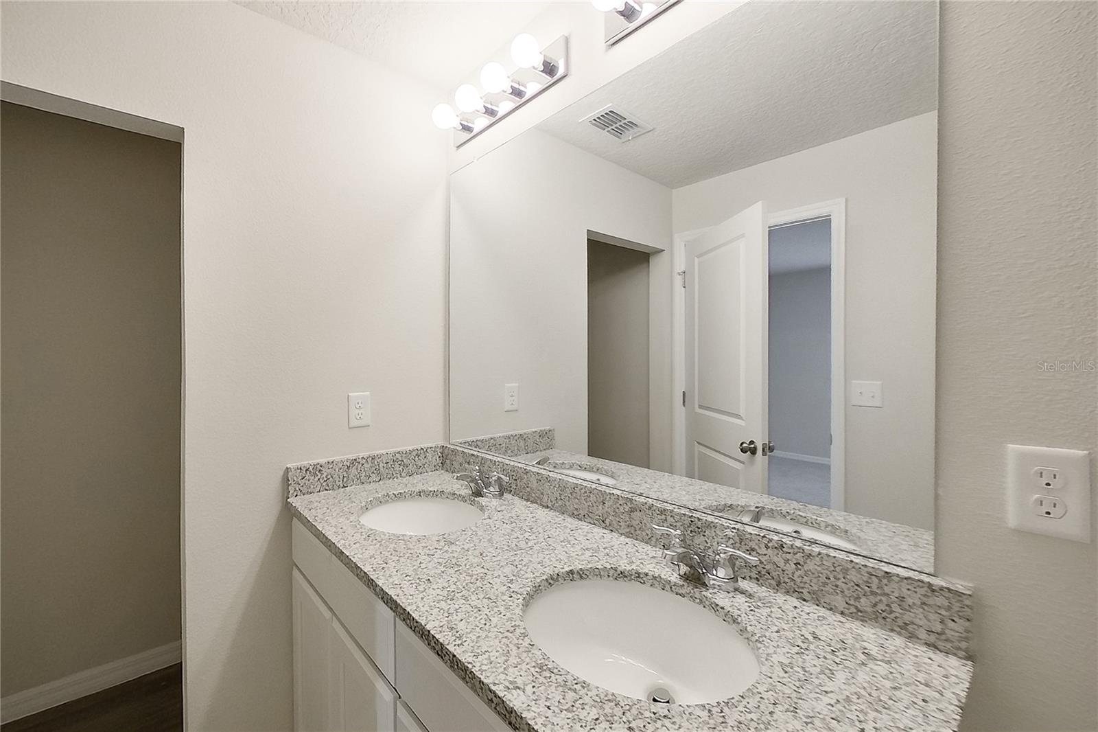 8755 N NOBLETON WAY, DUNNELLON, FL, 34434