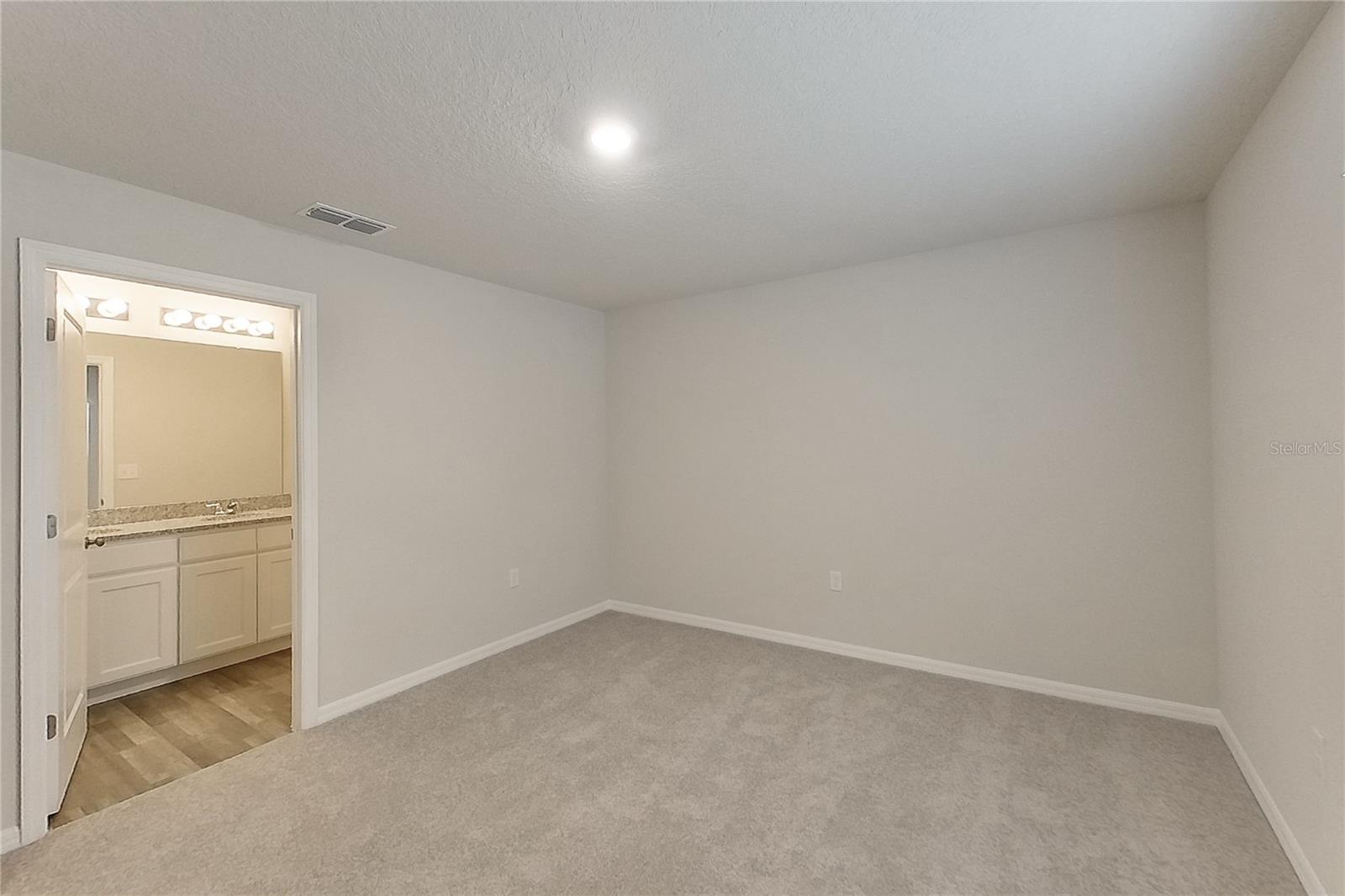 8755 N NOBLETON WAY, DUNNELLON, FL, 34434