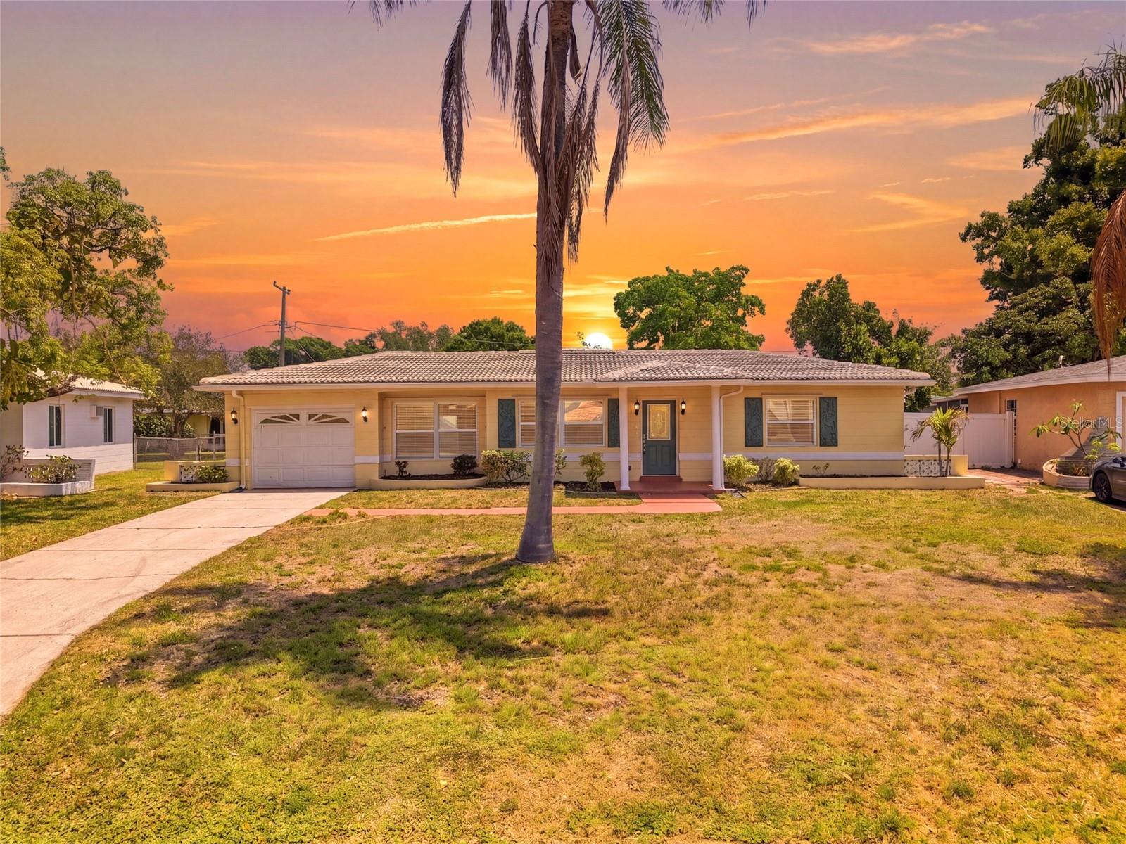 4813 LAKE CHARLES DR N, KENNETH CITY, FL, 33709