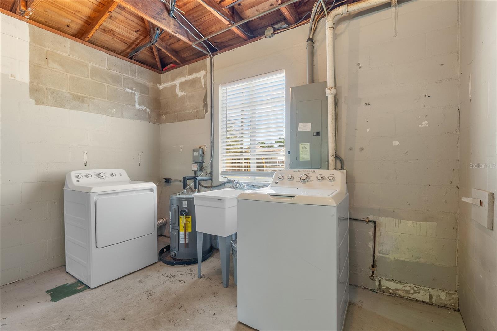 4813 LAKE CHARLES DR N, KENNETH CITY, FL, 33709