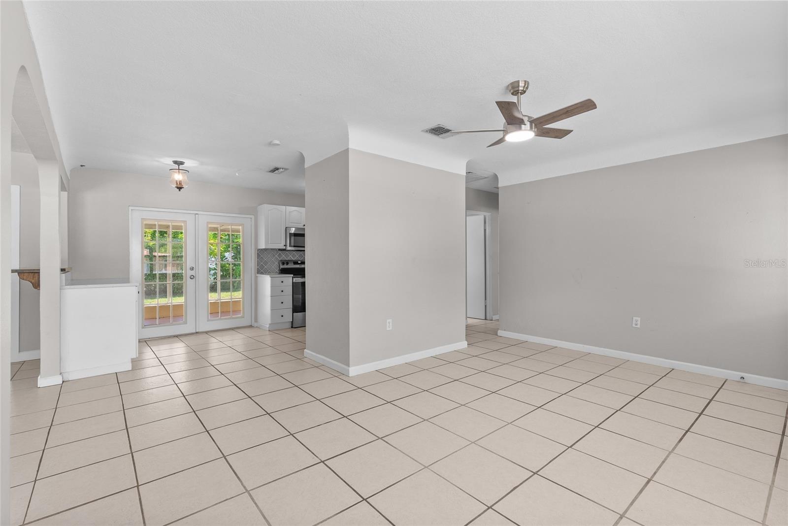 4813 LAKE CHARLES DR N, KENNETH CITY, FL, 33709