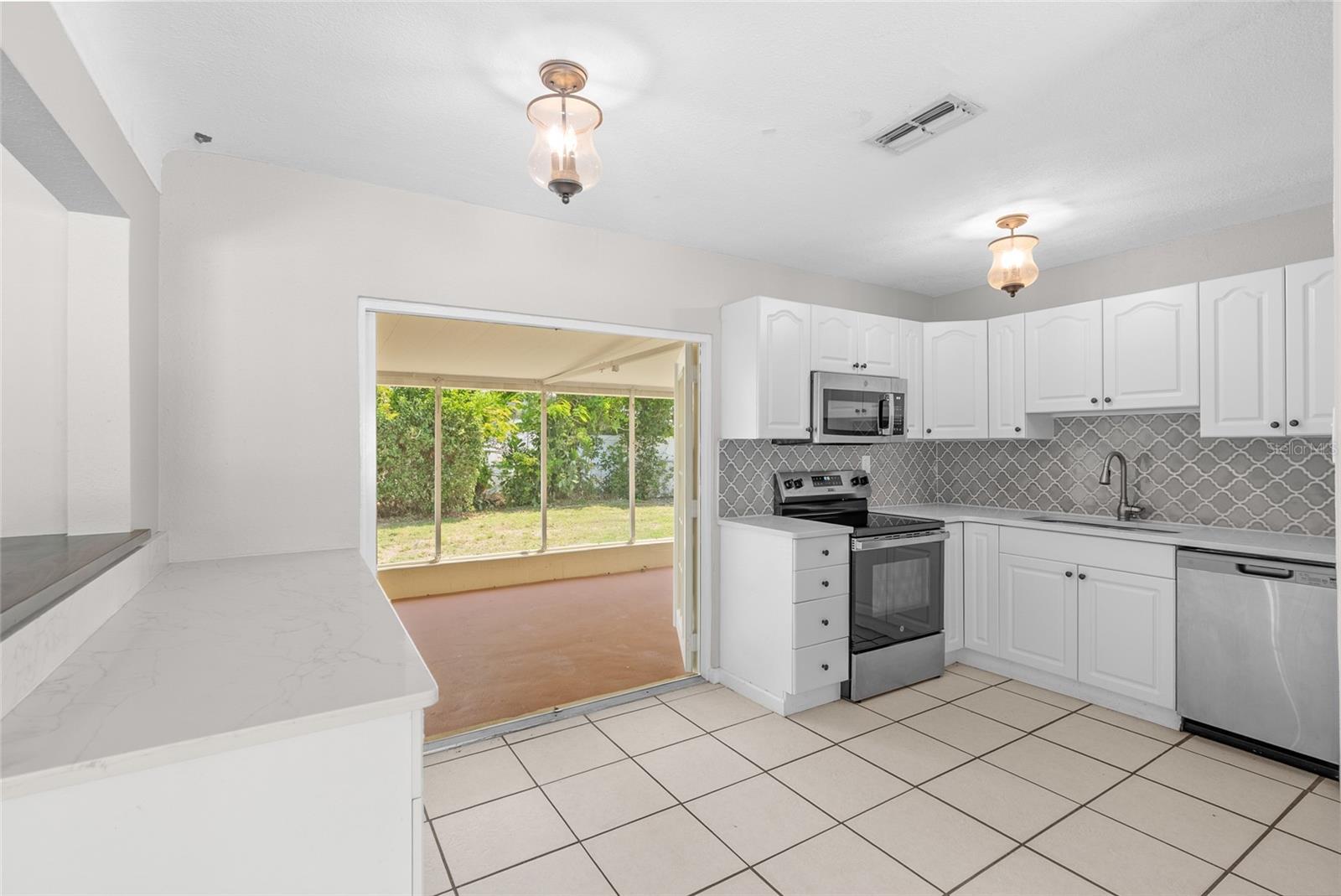 4813 LAKE CHARLES DR N, KENNETH CITY, FL, 33709