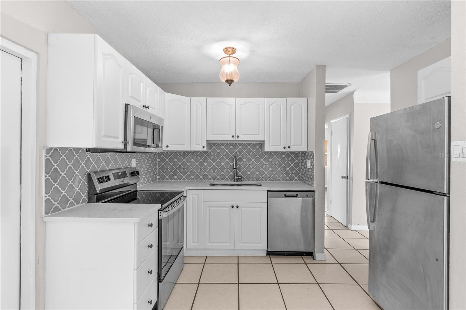 4813 LAKE CHARLES DR N, KENNETH CITY, FL, 33709