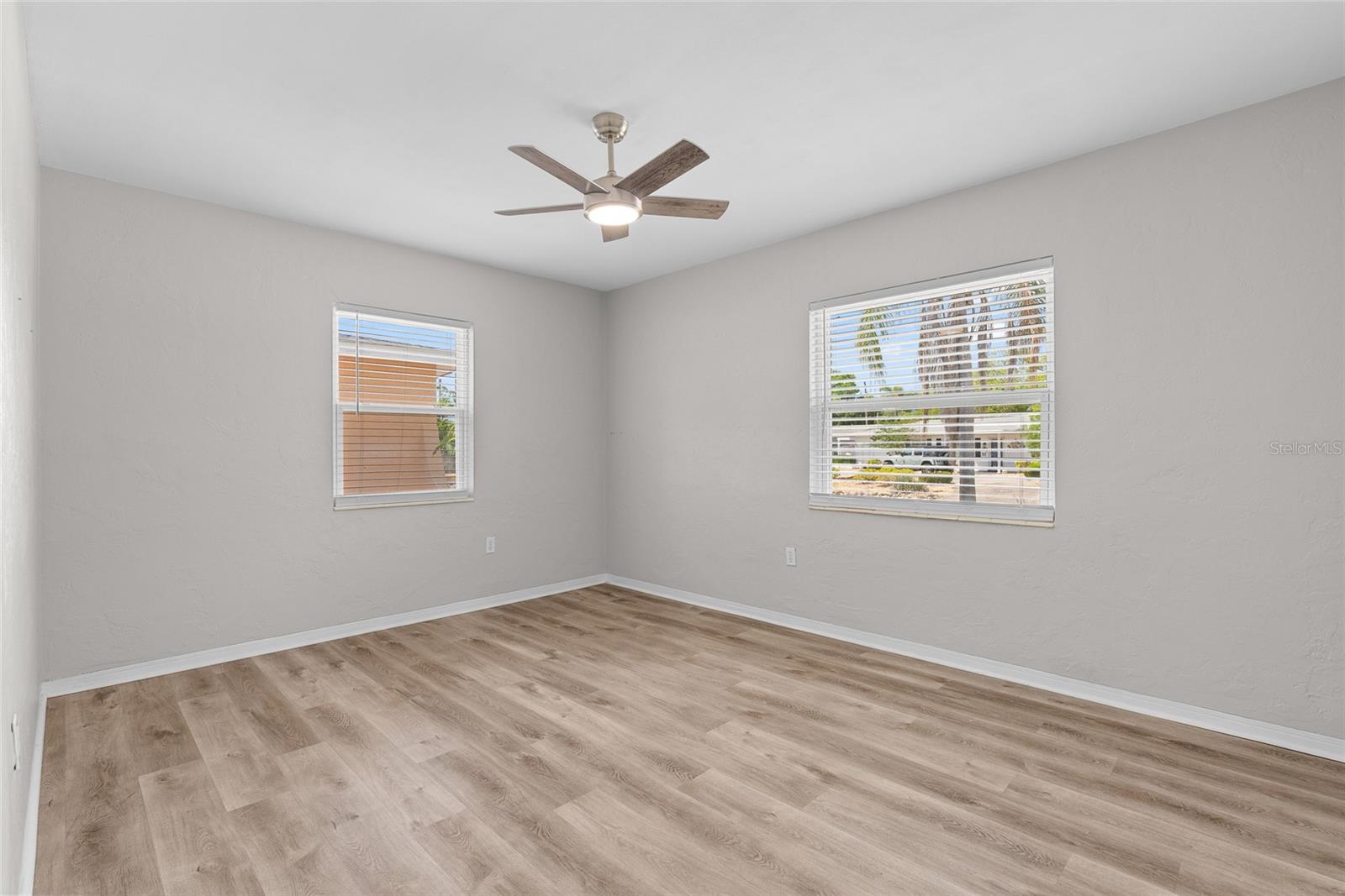 4813 LAKE CHARLES DR N, KENNETH CITY, FL, 33709