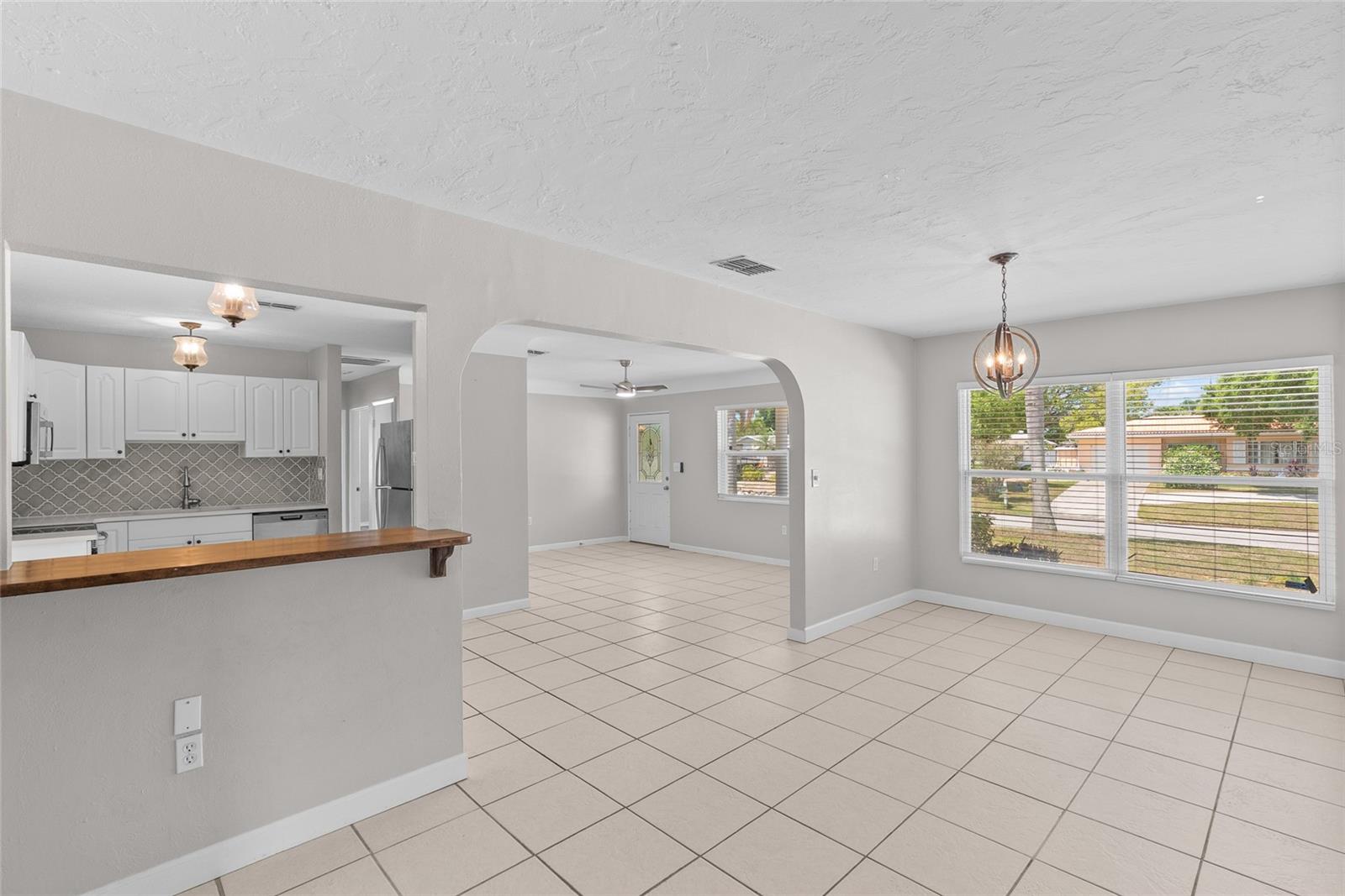 4813 LAKE CHARLES DR N, KENNETH CITY, FL, 33709