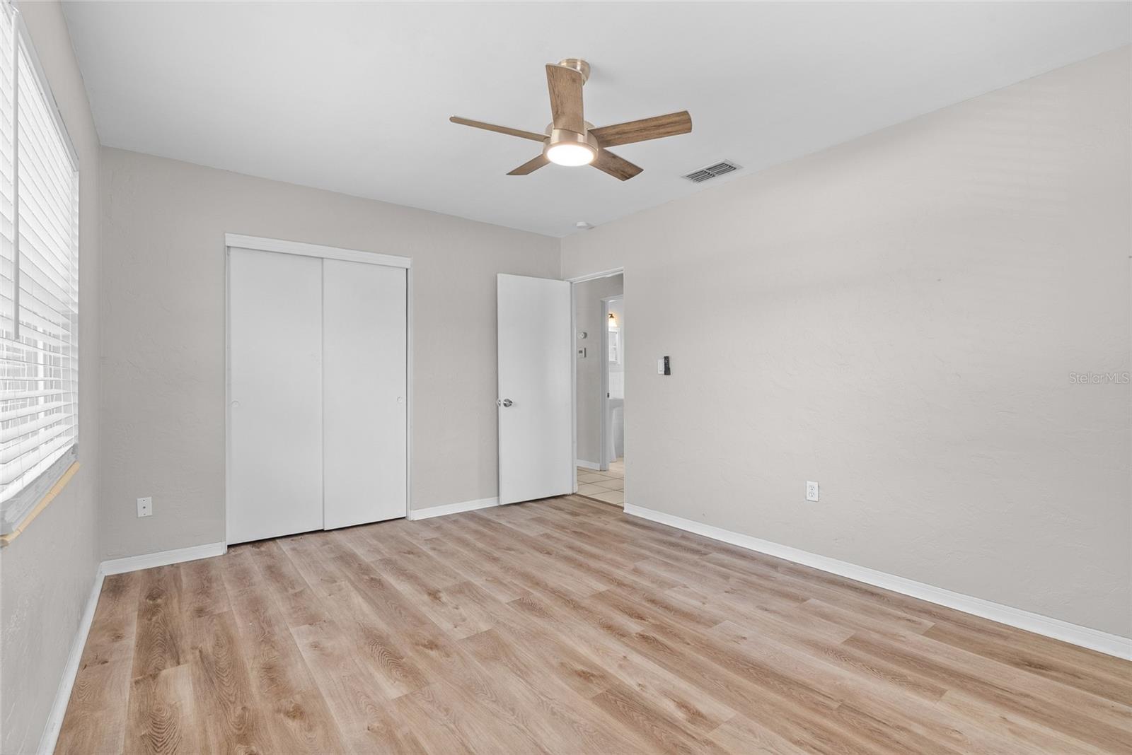 4813 LAKE CHARLES DR N, KENNETH CITY, FL, 33709