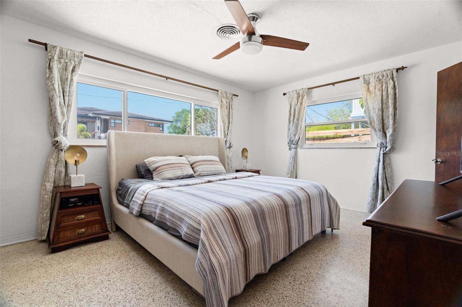 2671 W BAY ISLE DR SE, ST PETERSBURG, FL, 33705