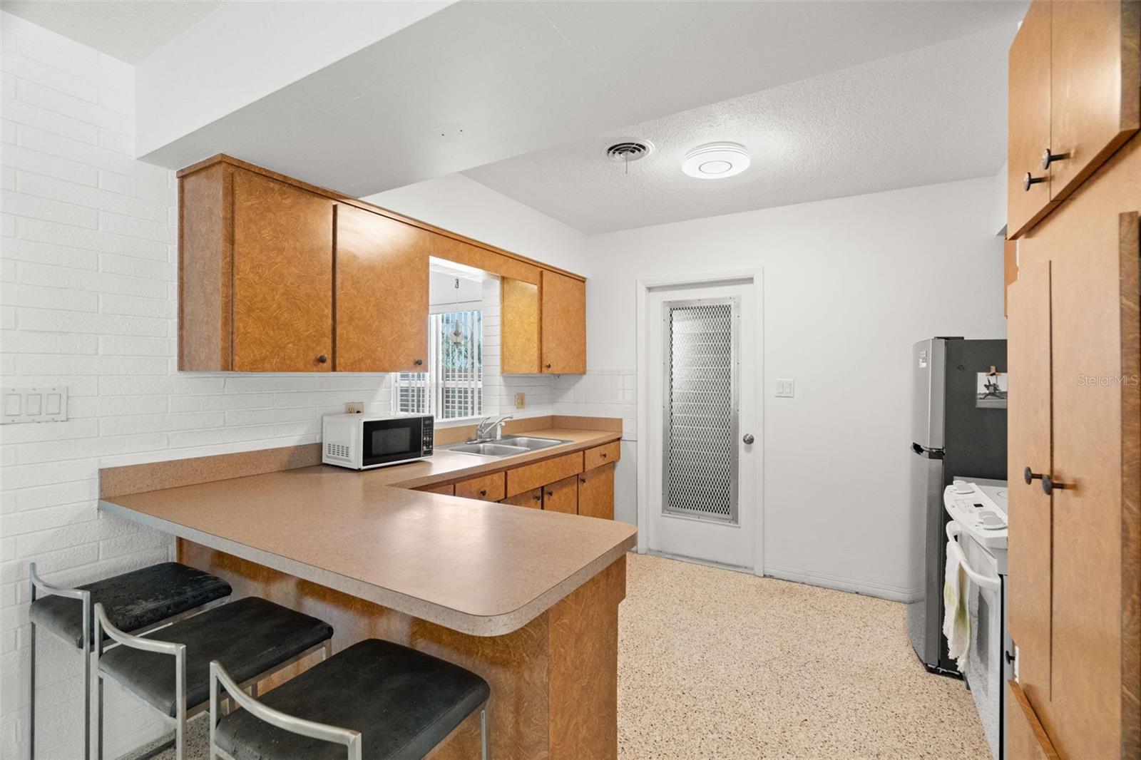 2671 W BAY ISLE DR SE, ST PETERSBURG, FL, 33705