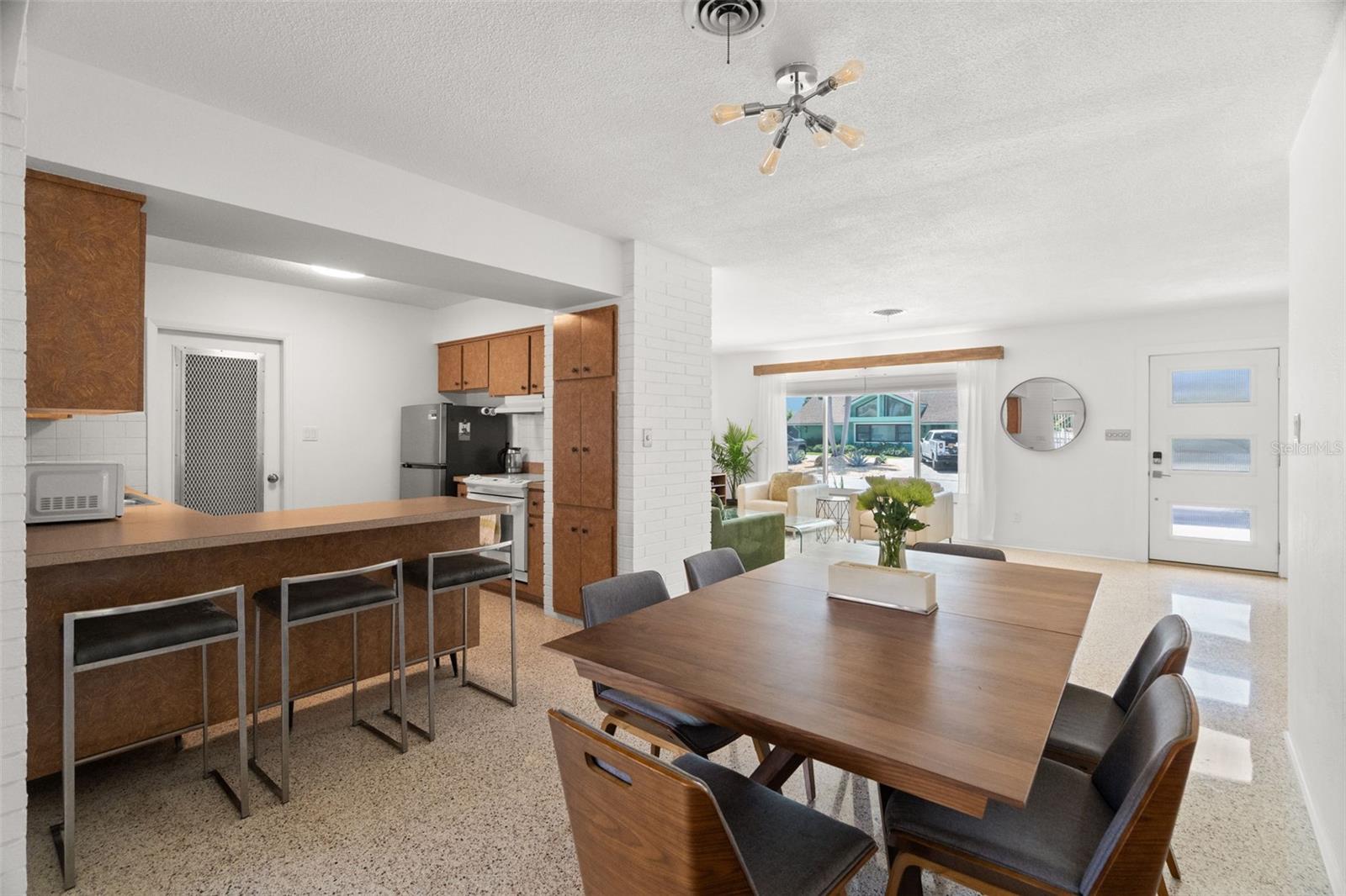 2671 W BAY ISLE DR SE, ST PETERSBURG, FL, 33705