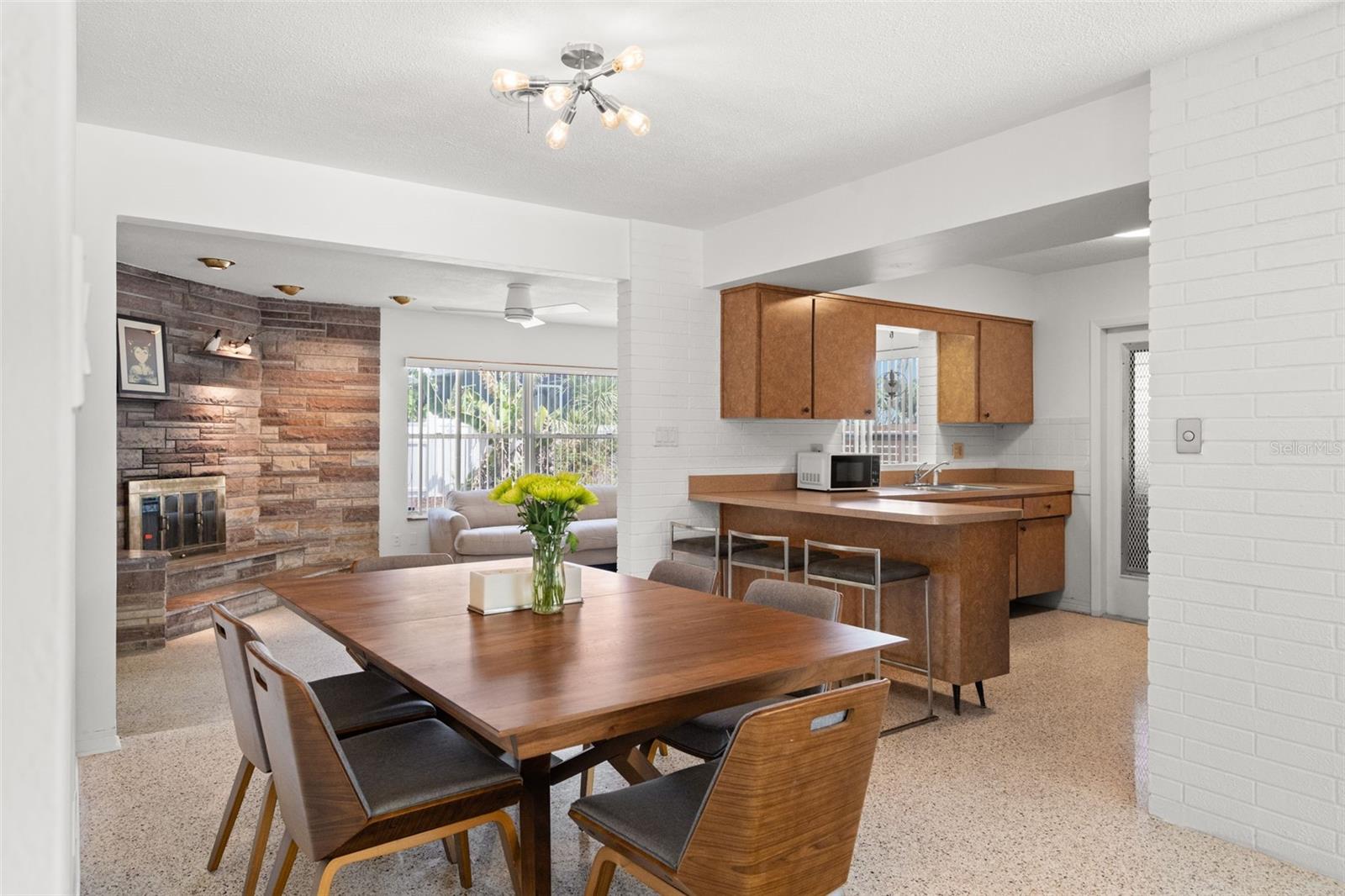 2671 W BAY ISLE DR SE, ST PETERSBURG, FL, 33705