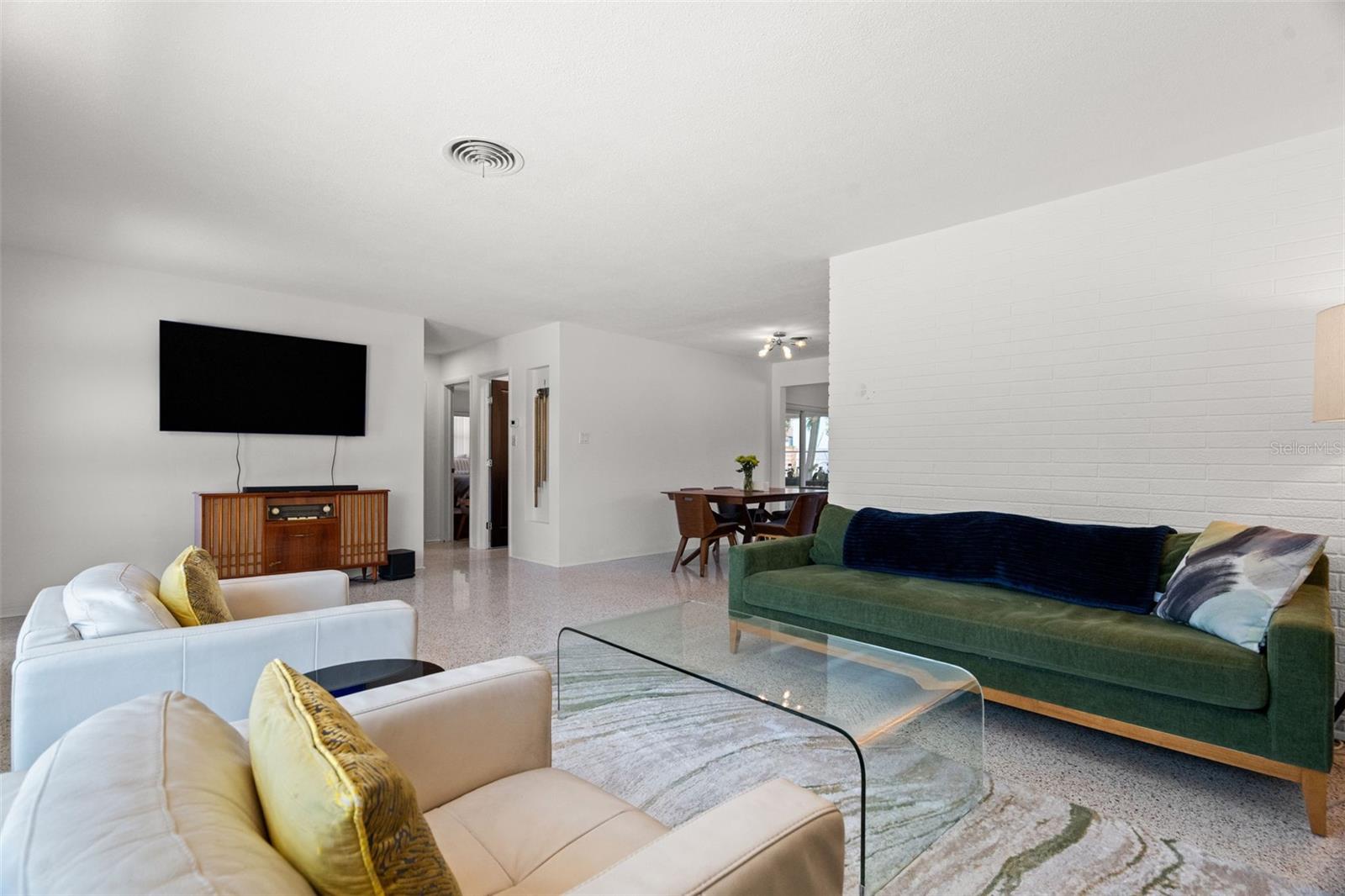 2671 W BAY ISLE DR SE, ST PETERSBURG, FL, 33705