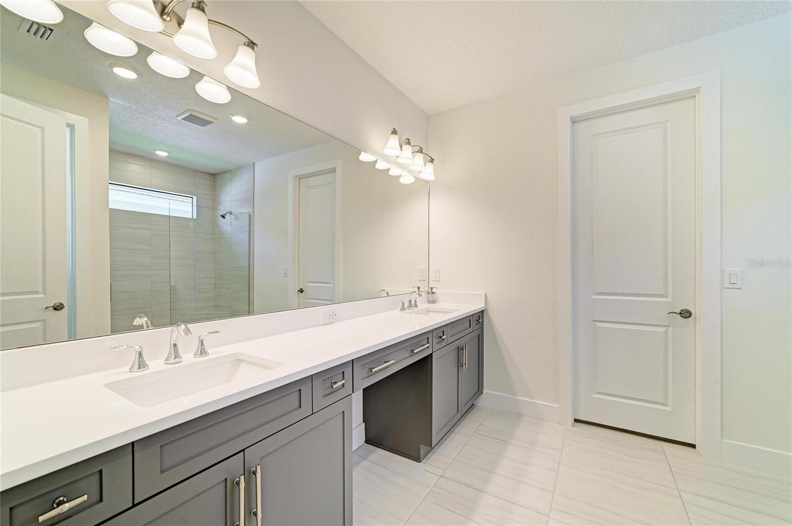 5290 BARNETT CIR, BRADENTON, FL, 34211