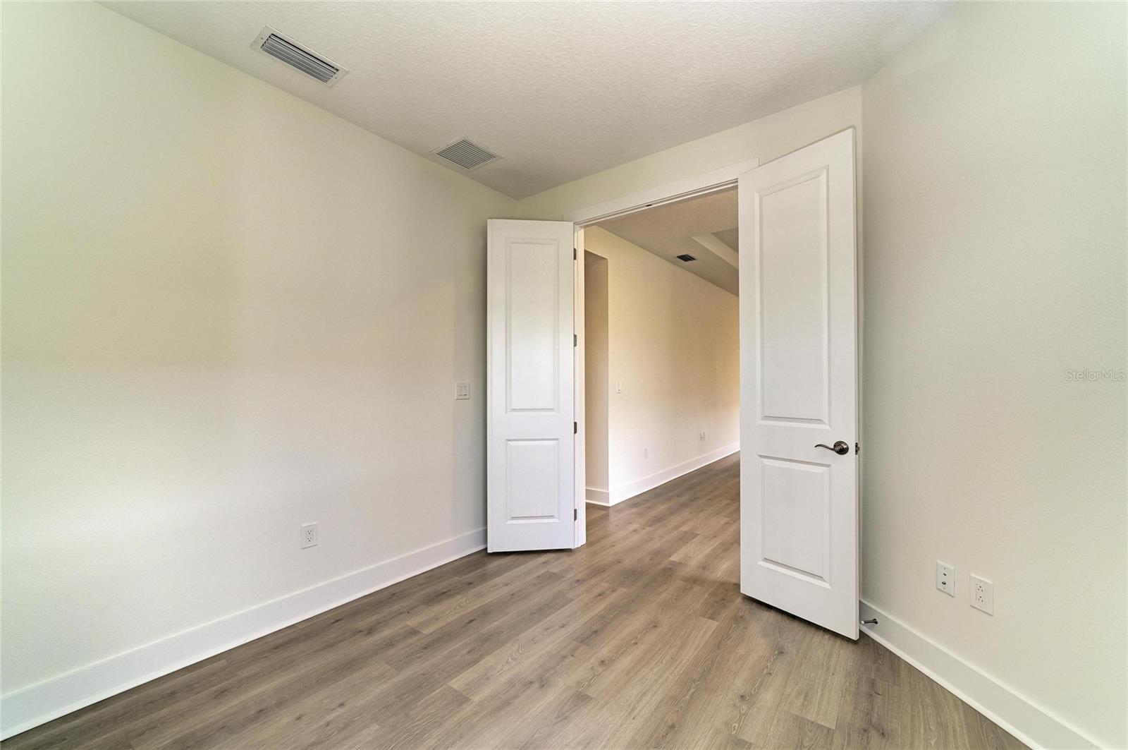 5290 BARNETT CIR, BRADENTON, FL, 34211