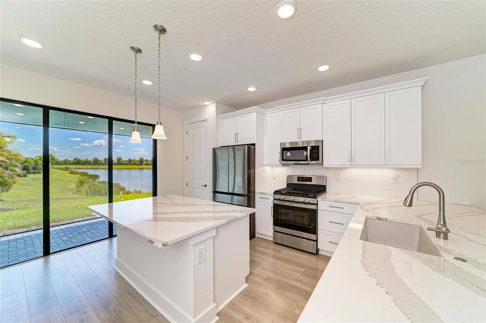 5290 BARNETT CIR, BRADENTON, FL, 34211