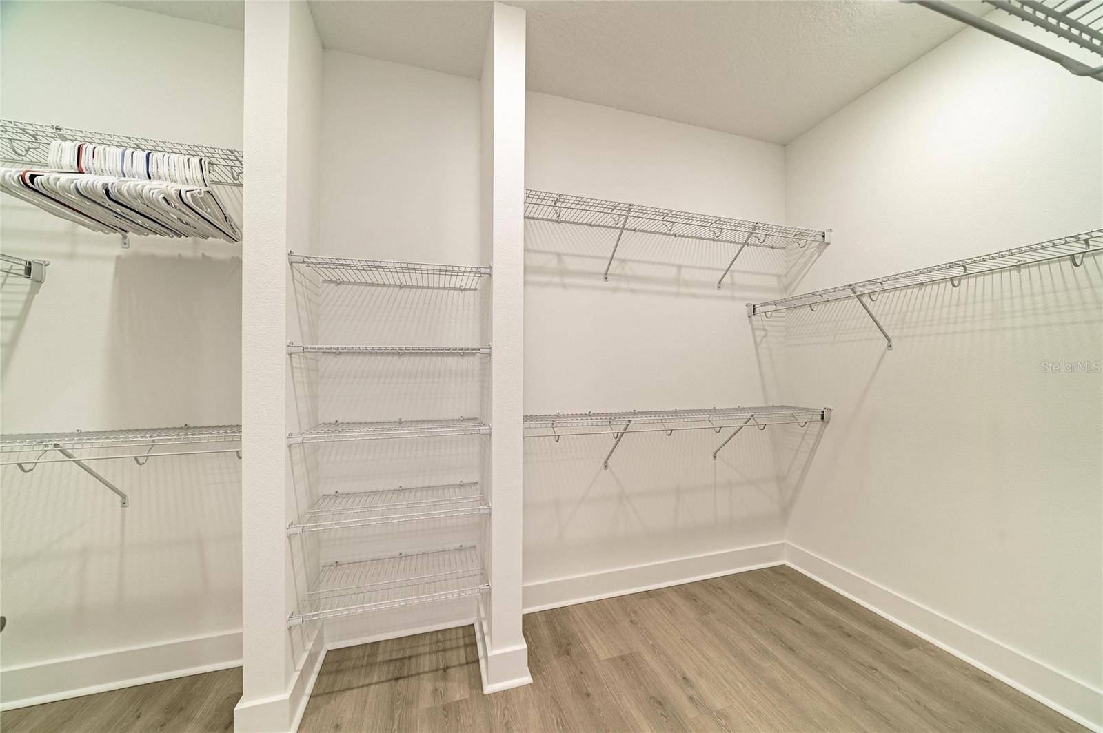 5290 BARNETT CIR, BRADENTON, FL, 34211