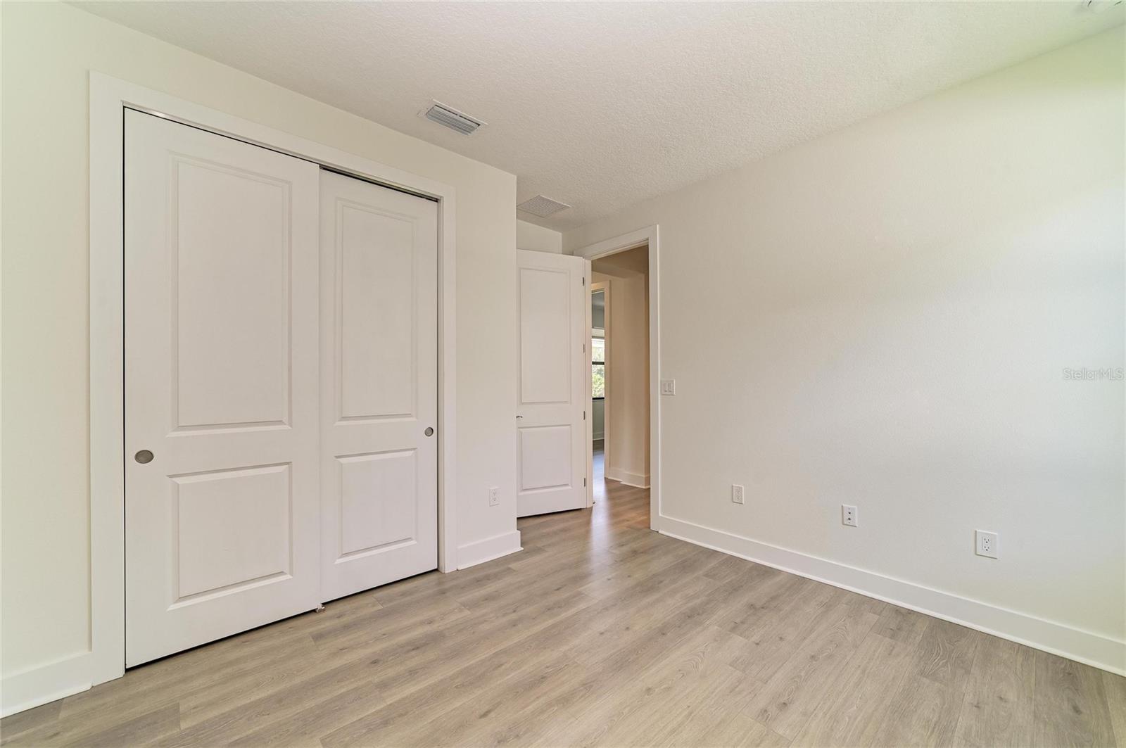 5290 BARNETT CIR, BRADENTON, FL, 34211