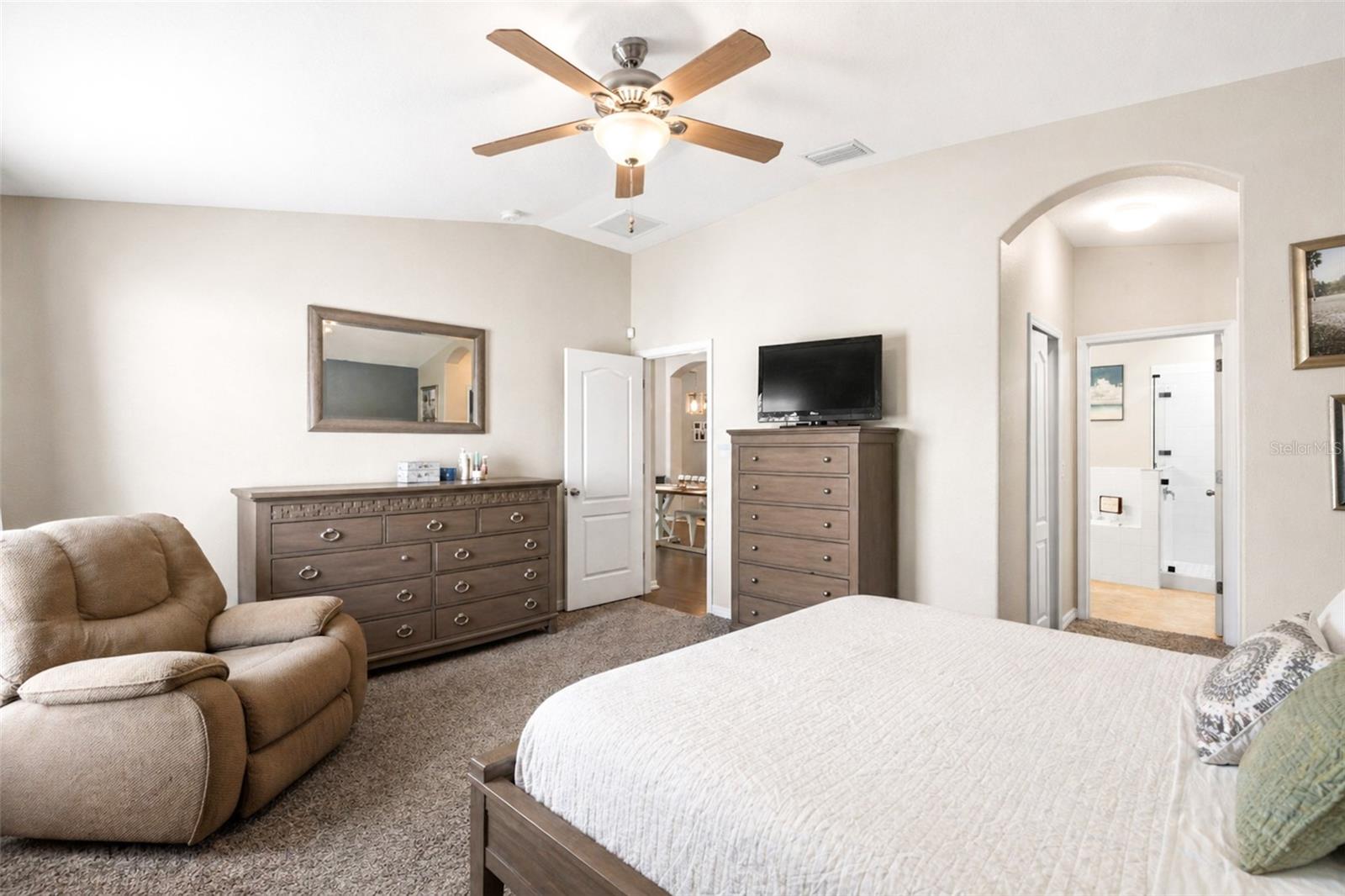 8020 ALAMOSA WOOD AVE, RUSKIN, FL, 33573