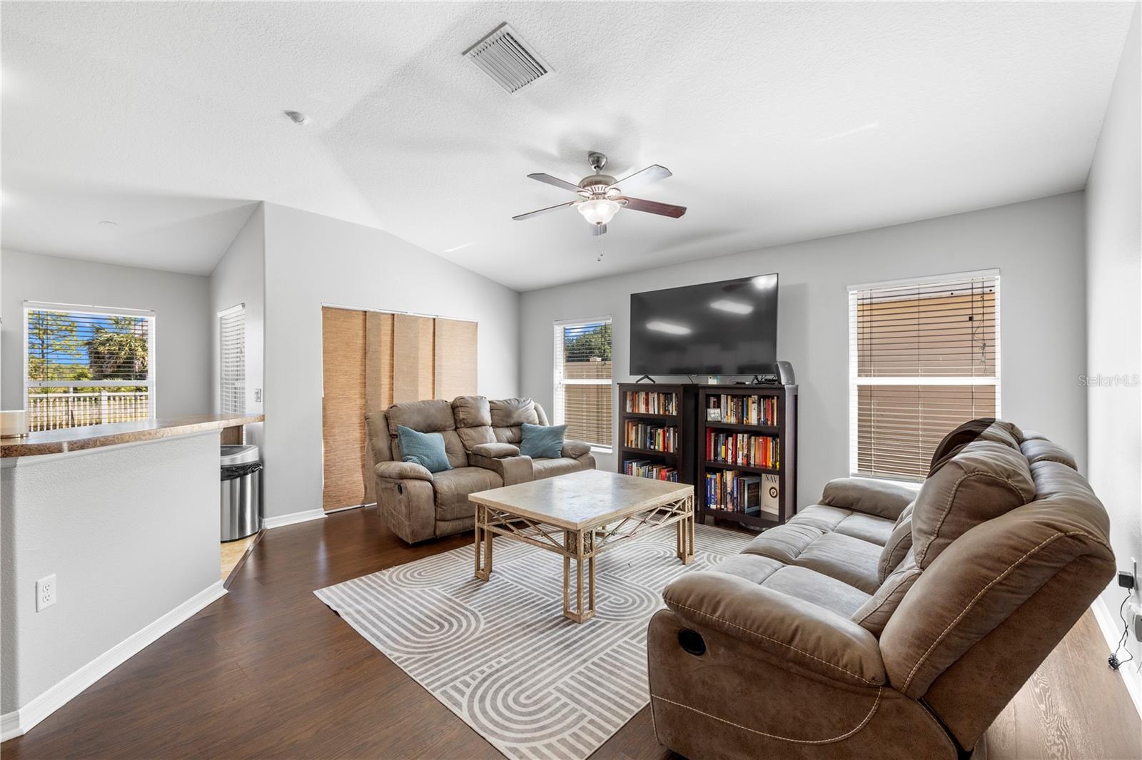 8020 ALAMOSA WOOD AVE, RUSKIN, FL, 33573