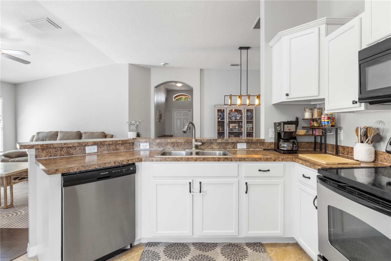 8020 ALAMOSA WOOD AVE, RUSKIN, FL, 33573