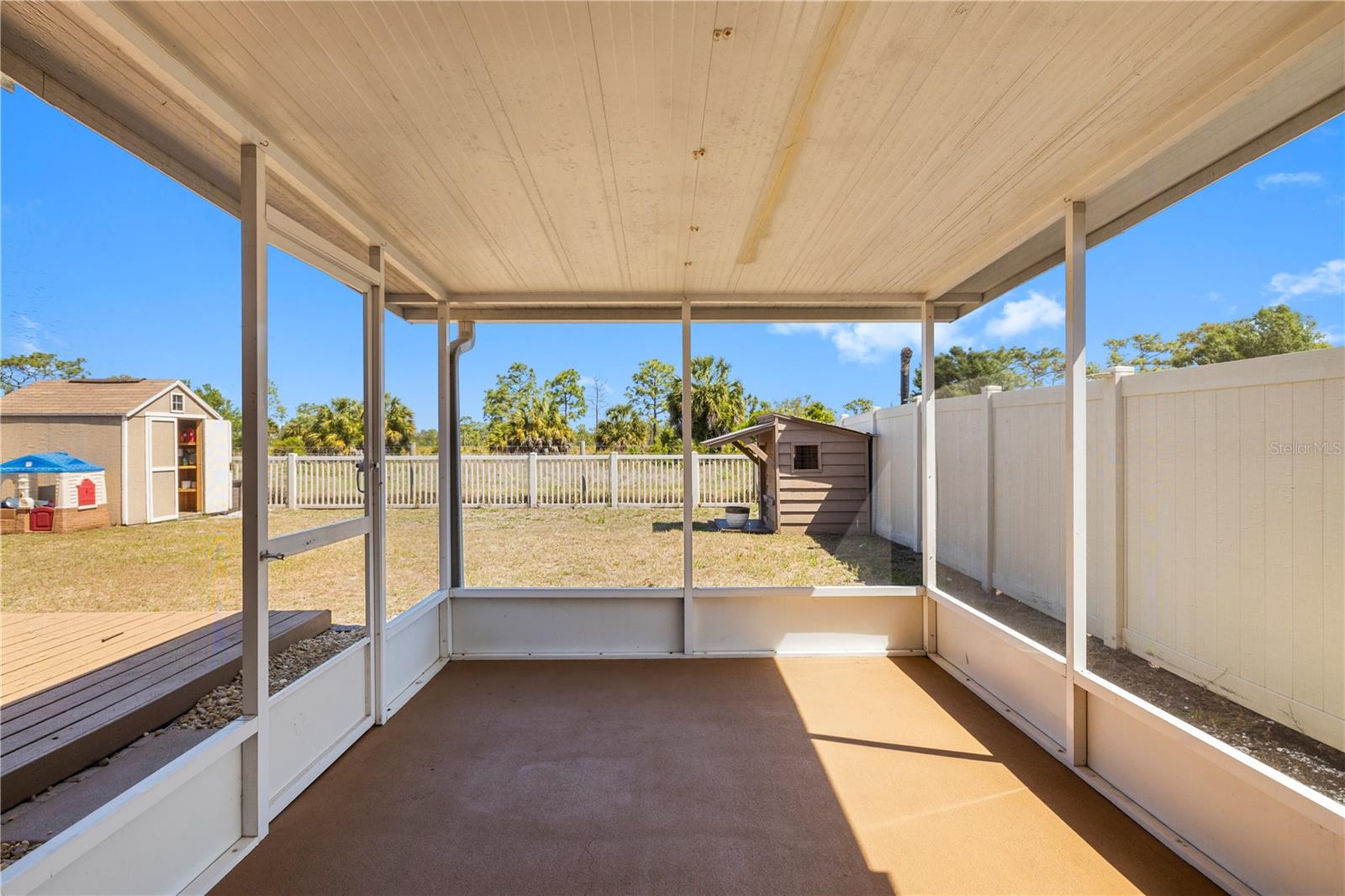 8020 ALAMOSA WOOD AVE, RUSKIN, FL, 33573