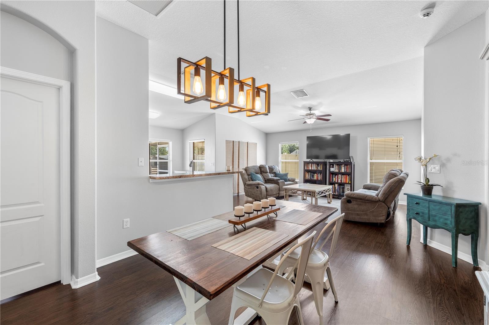 8020 ALAMOSA WOOD AVE, RUSKIN, FL, 33573