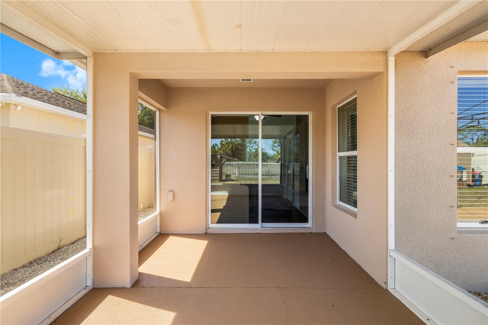 8020 ALAMOSA WOOD AVE, RUSKIN, FL, 33573